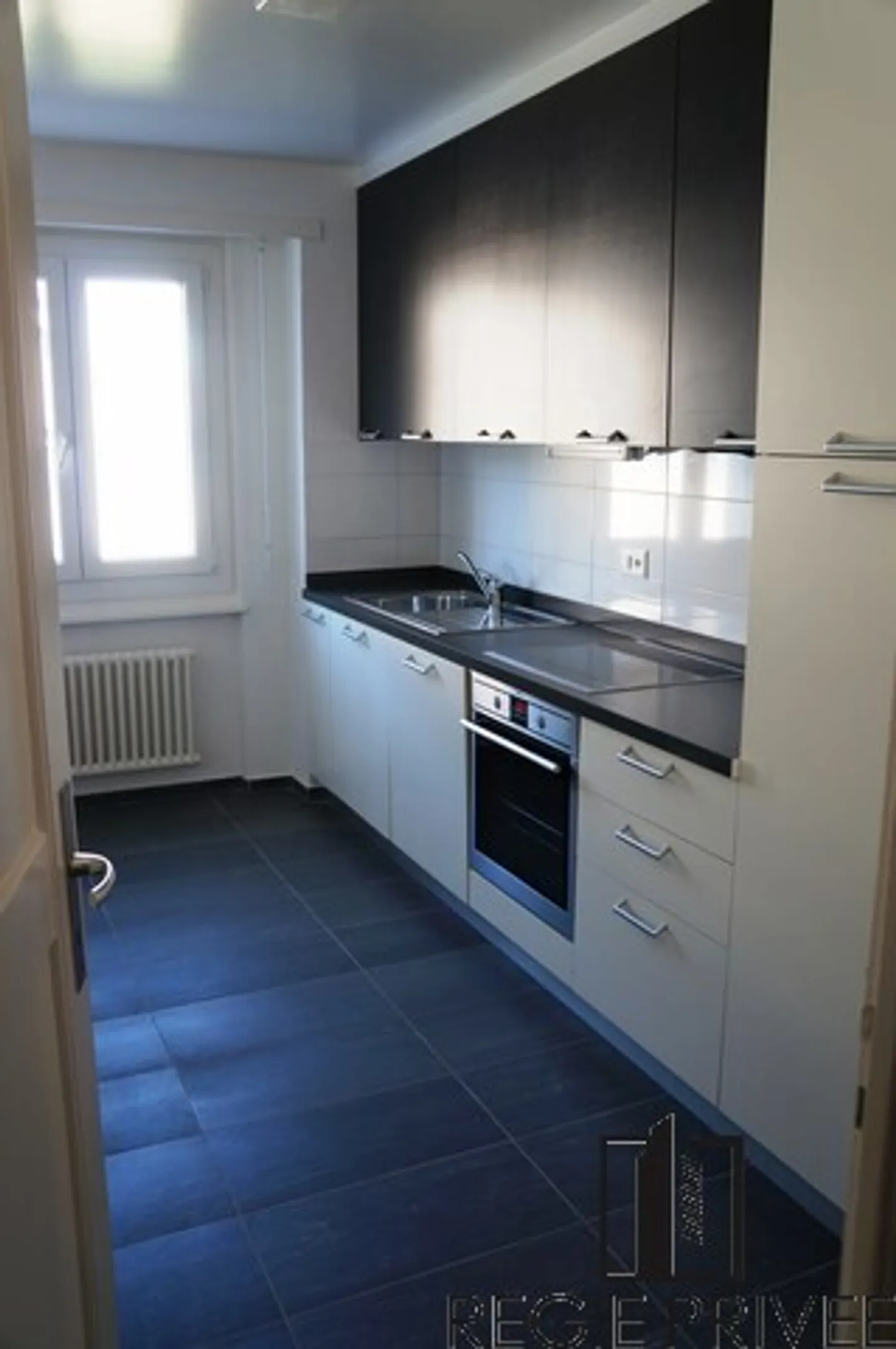 2.5-room apartment with balcony - Photo 3 of 6