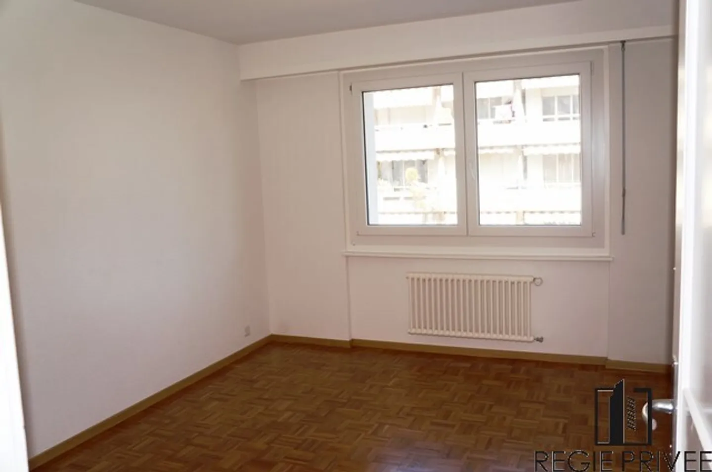 2.5-room apartment with balcony - Photo 4 of 6