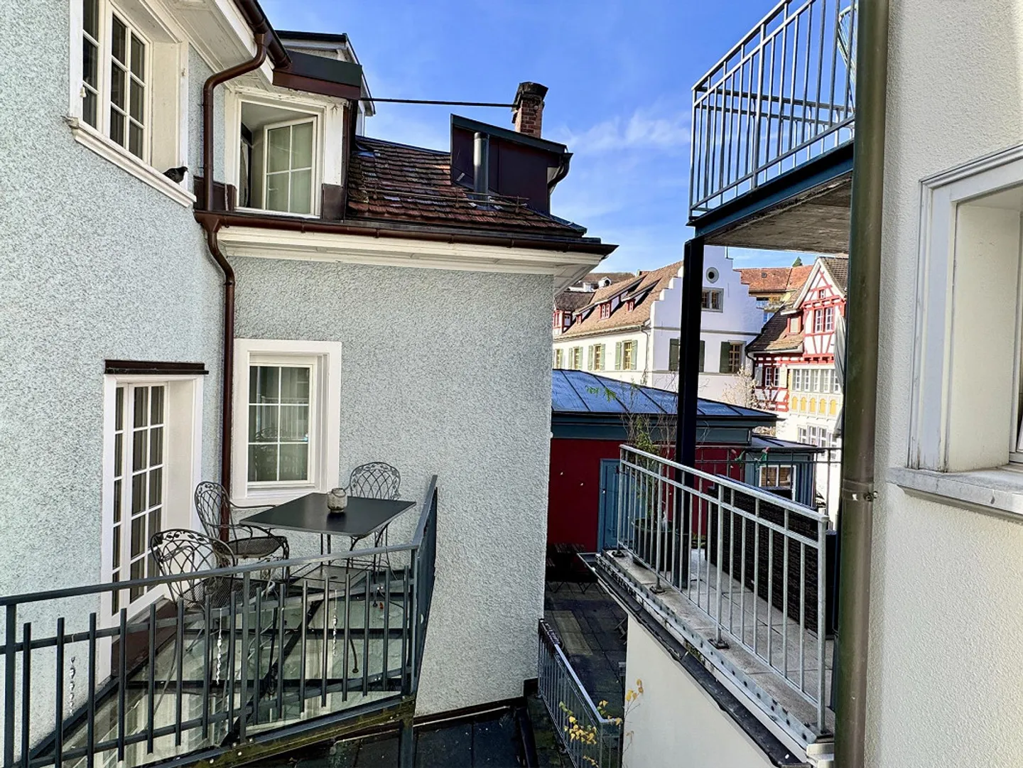 Charmante appartement 1.5 pièces avec balcon dans la vieille ville de Saint-Gall - Photo 1 sur 18