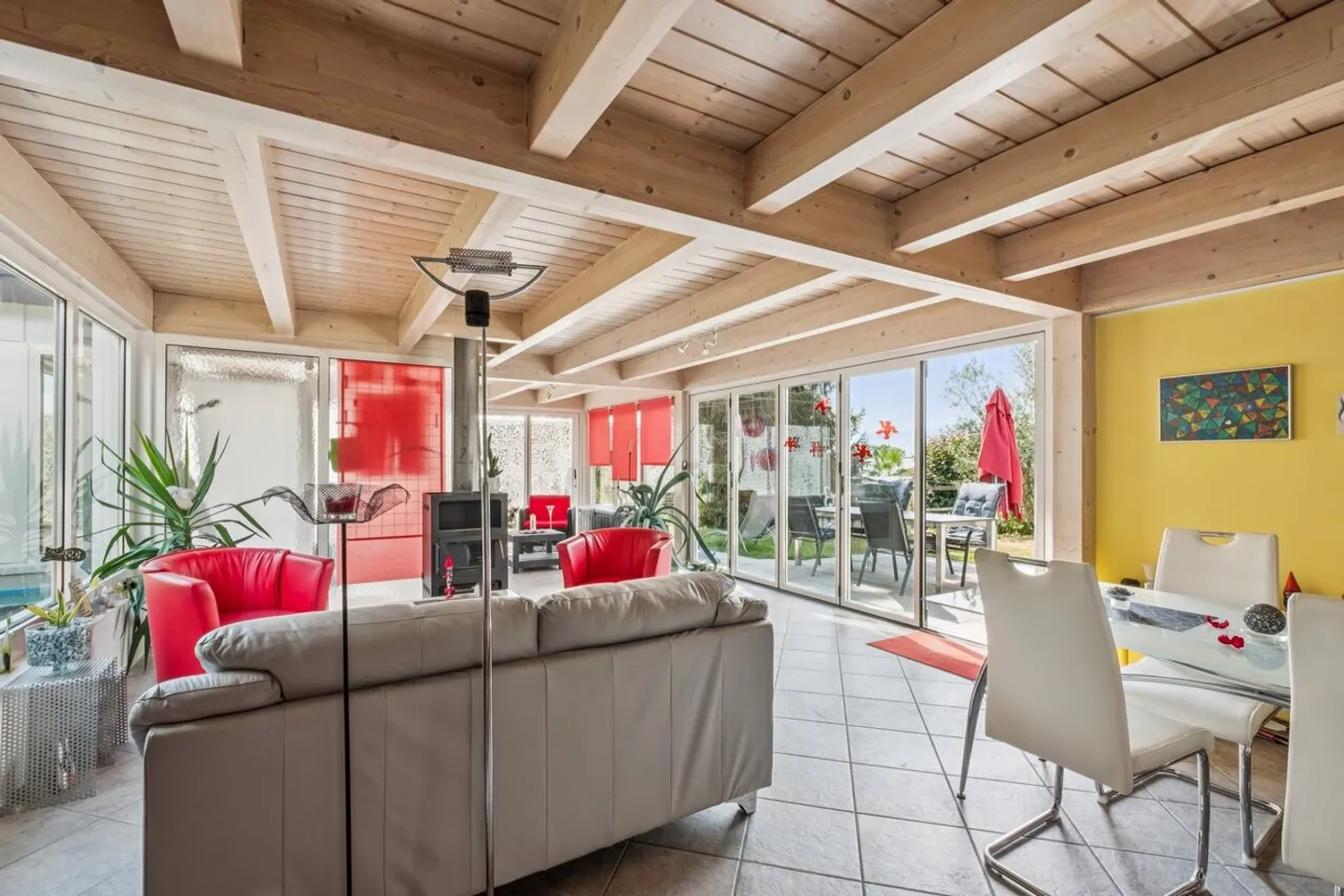 Family-friendly and spacious living in an ideal location - Photo 7 of 8