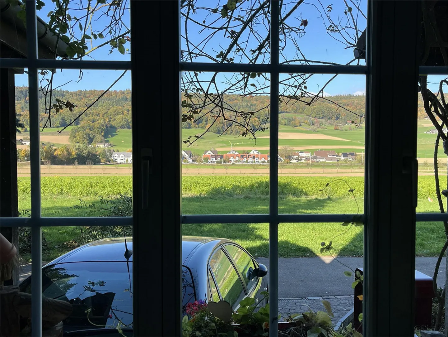 Maison jumelée spacieuse de 6,5 pièces dans un emplacement calme et privilégié - Photo 4 sur 14