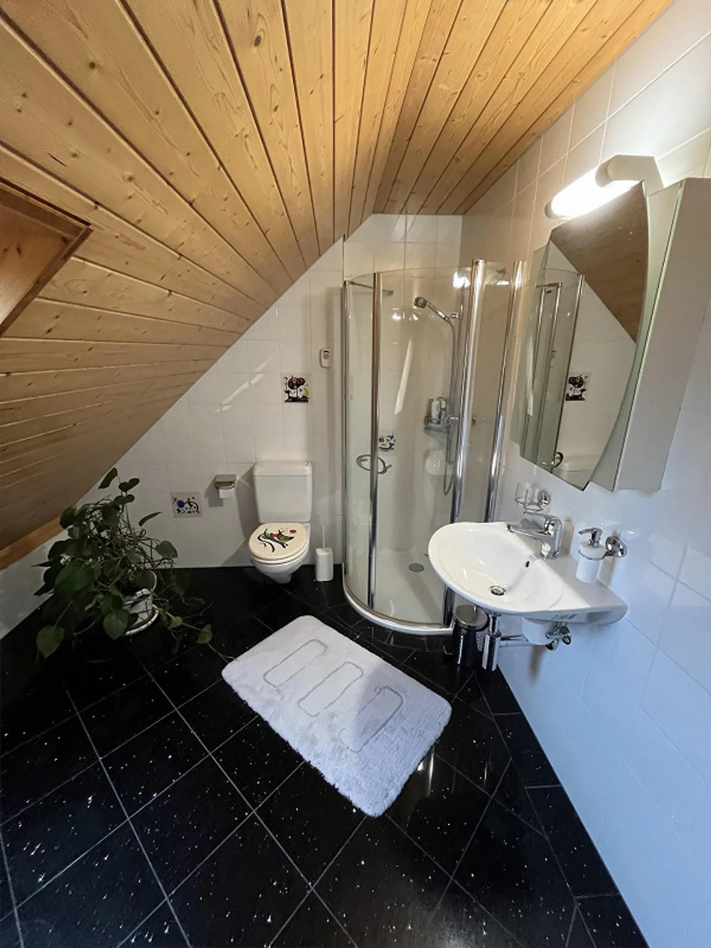 Maison jumelée spacieuse de 6,5 pièces dans un emplacement calme et privilégié - Photo 6 sur 14