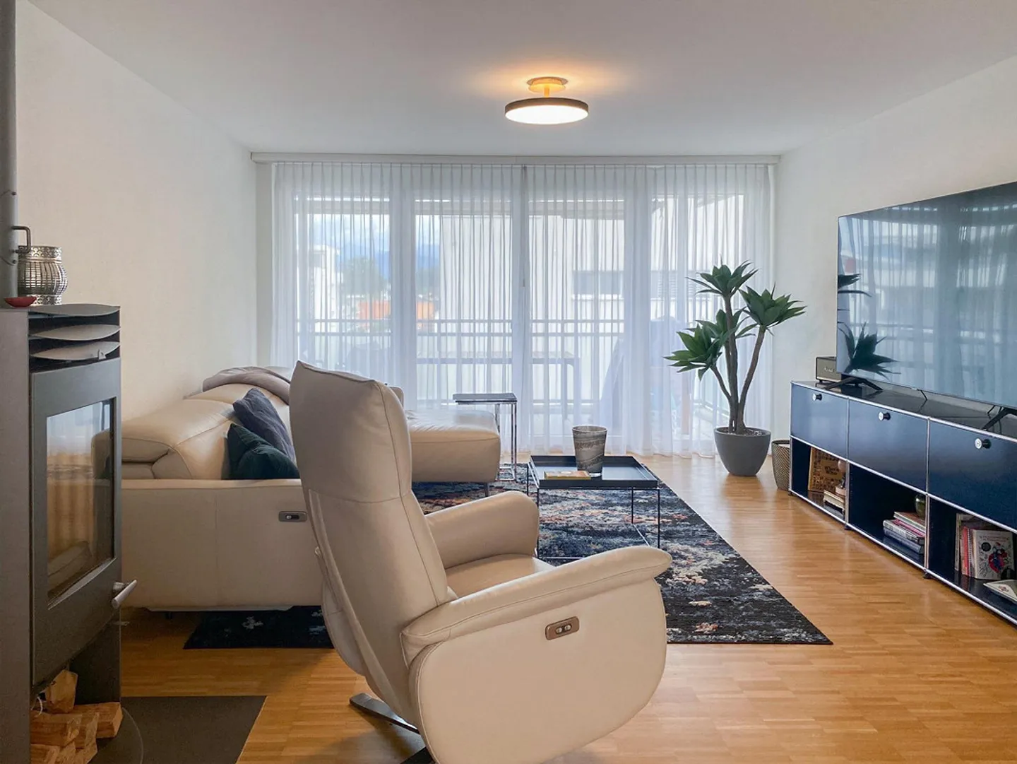 Living on Herdschwand - Great apartment on the popular Sustenweg! - Photo 3 of 11