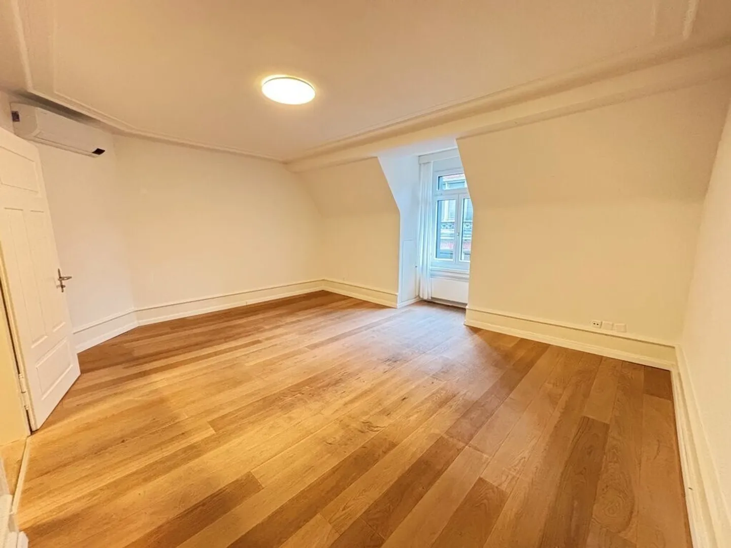 Apartment/Office in Historic Property - Photo 6 of 12