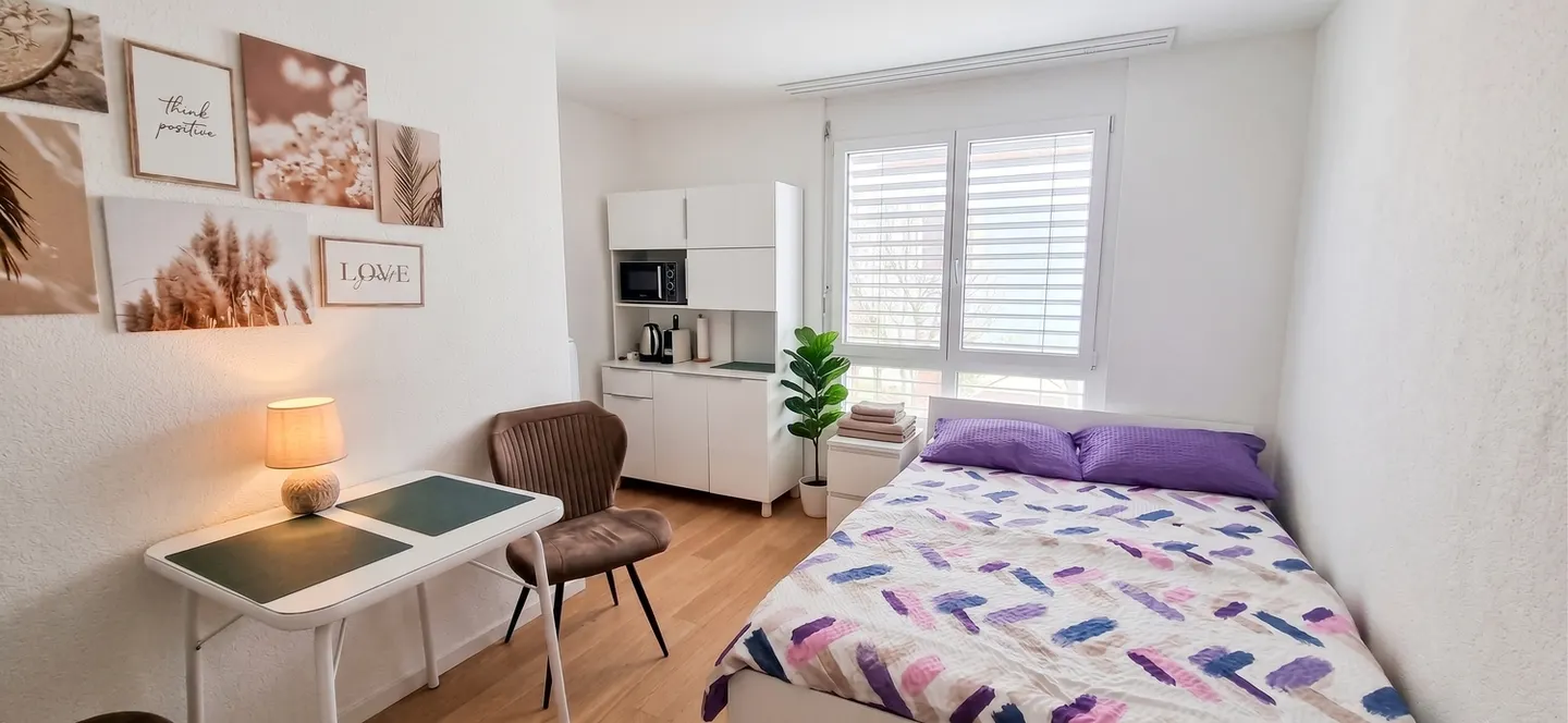 Cozy Apartment in Prime Location - Photo 1 of 3