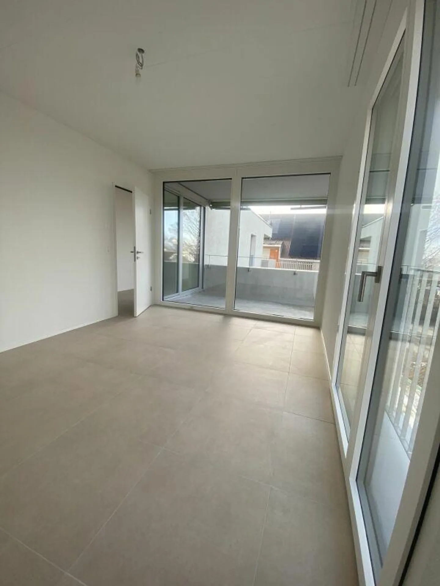 As new large 3.5 room attic apartment - Photo 6 of 14