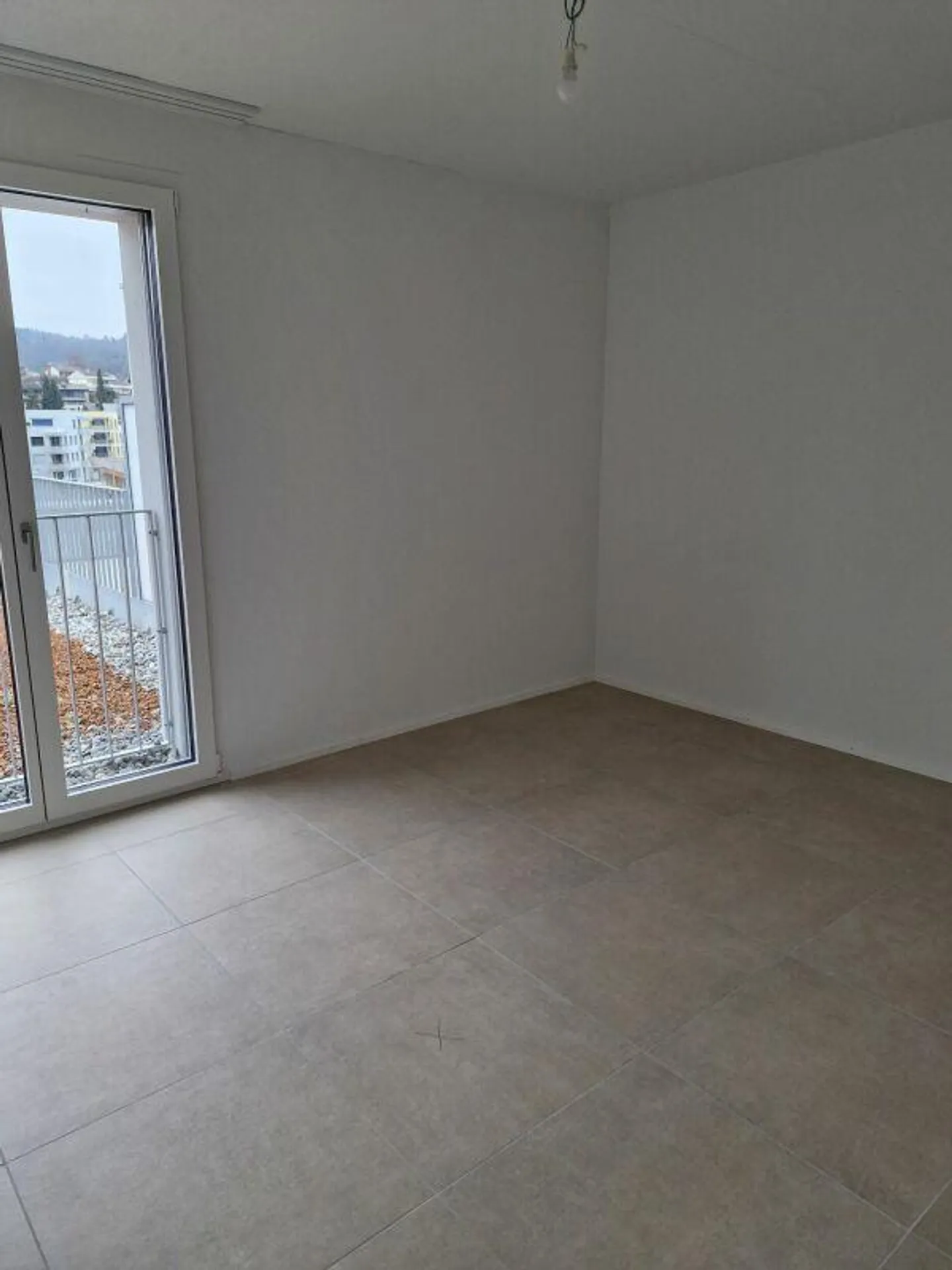 As new large 3.5 room attic apartment - Photo 7 of 14