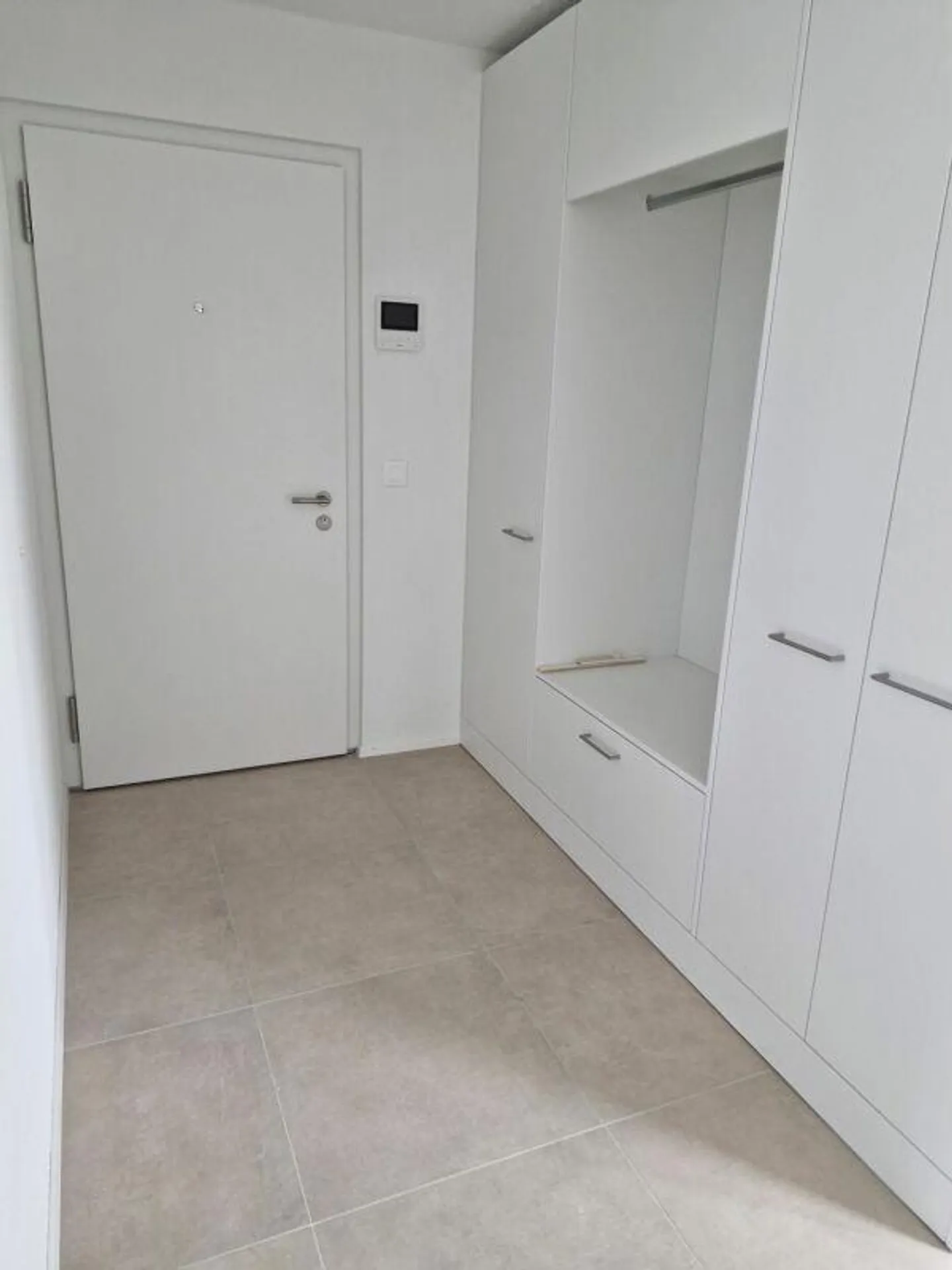 As new large 3.5 room attic apartment - Photo 10 of 14