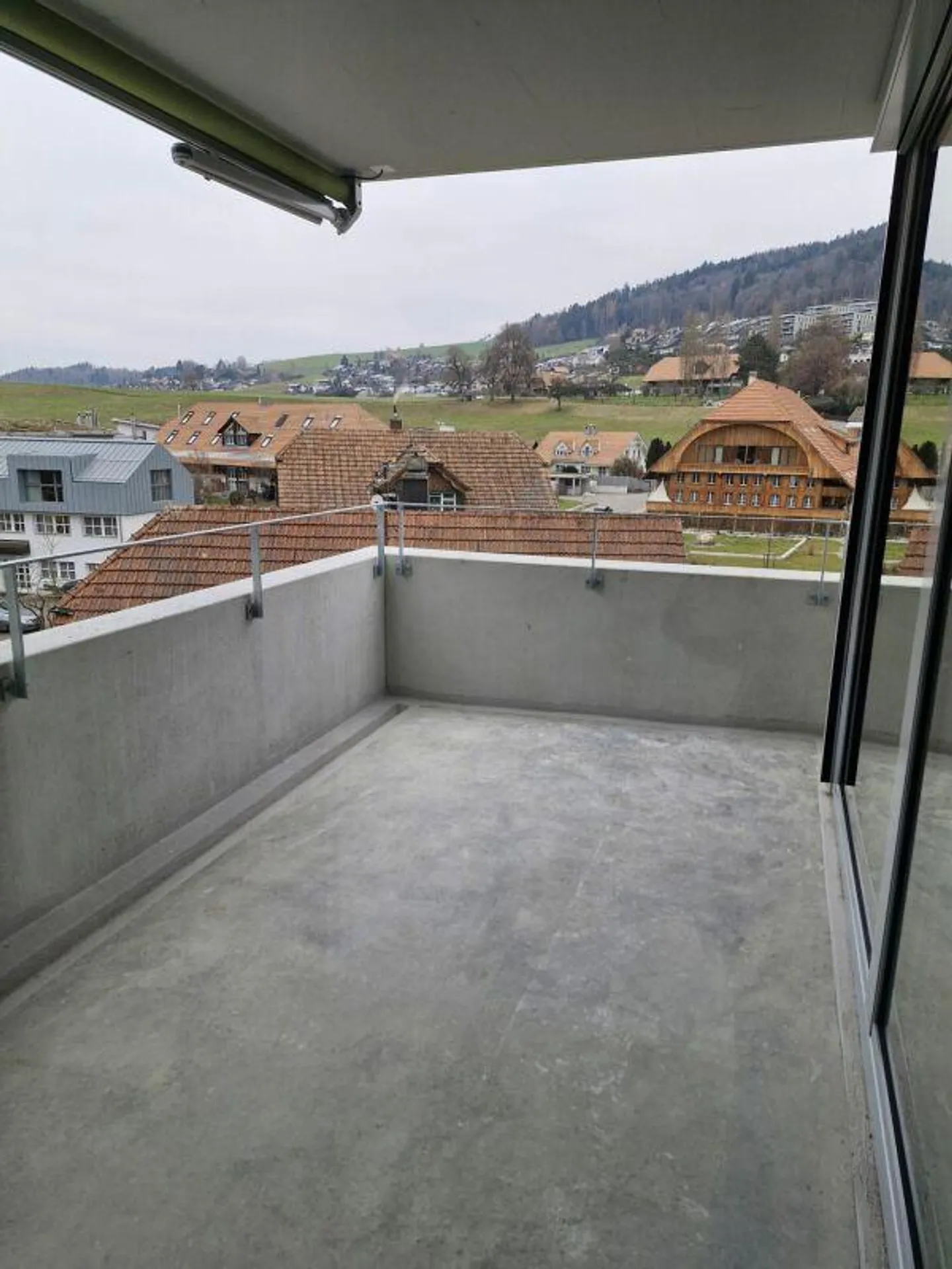 As new large 3.5 room attic apartment - Photo 12 of 14