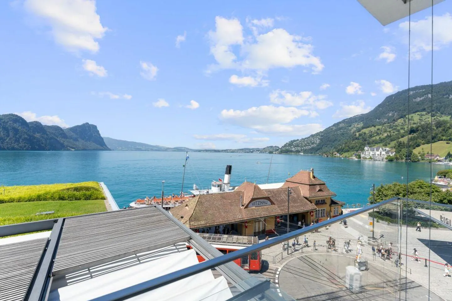 Appartamento 3.5 locali con vista unica sul lago - Foto 2 di 11