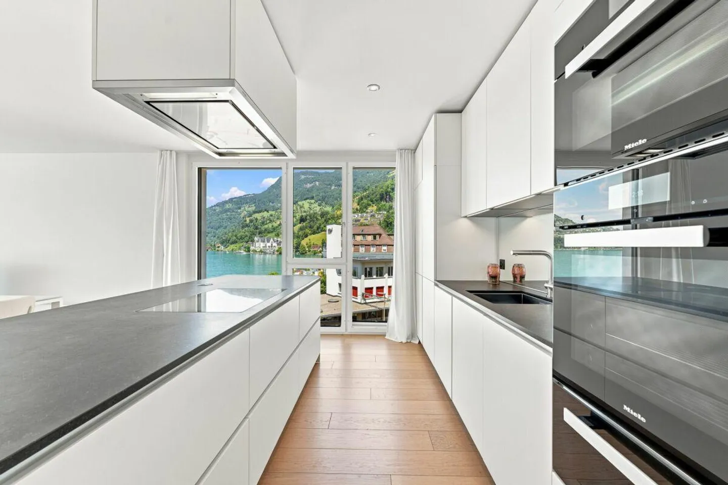 Appartamento 3.5 locali con vista unica sul lago - Foto 4 di 11