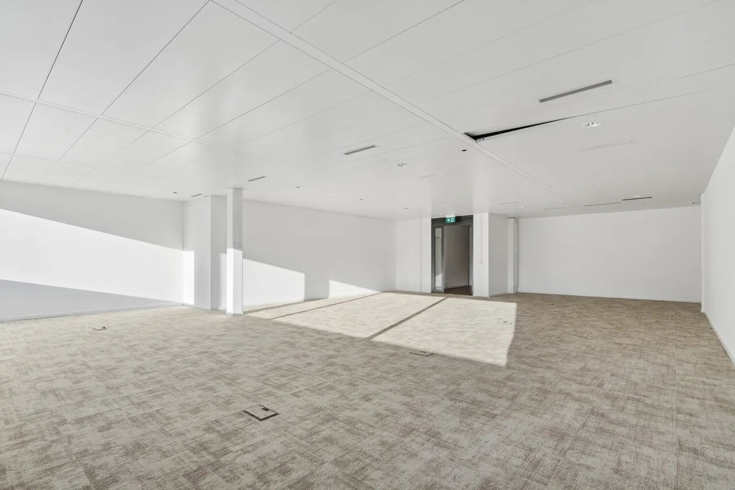 142 m² Büro zu vermieten in Terre Bonne - Foto 2 von 7