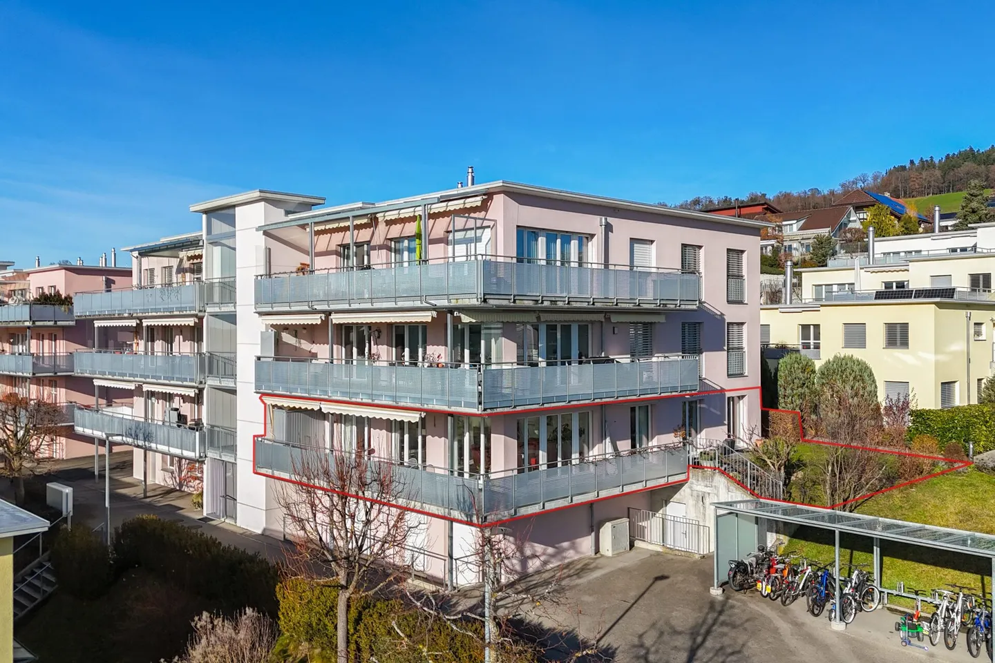 Bathed in Light and Alpine Panorama: Spacious, Barrier-Free 5.5-Room Garden Apartment - Photo 2 of 33