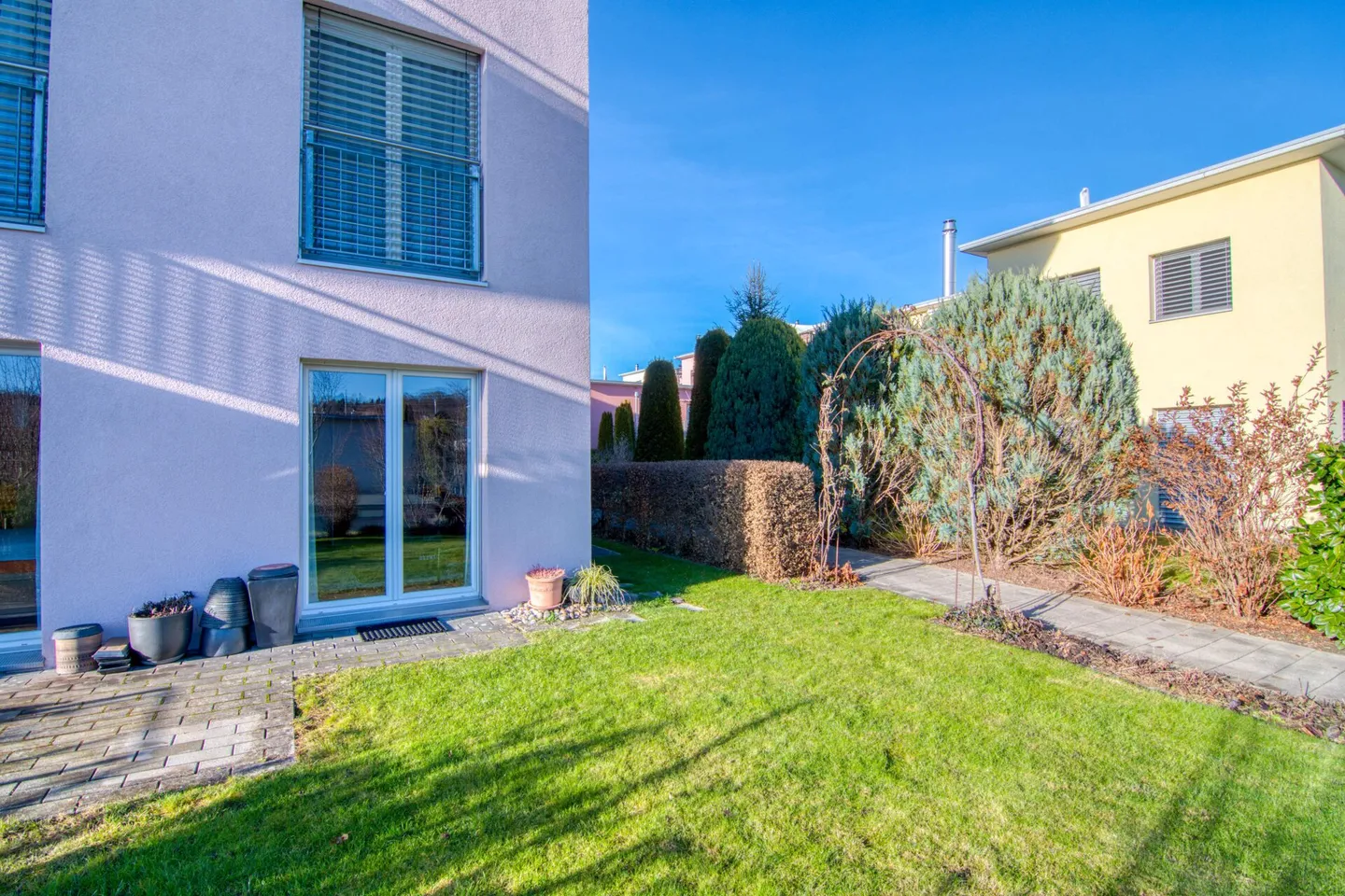 Bathed in Light and Alpine Panorama: Spacious, Barrier-Free 5.5-Room Garden Apartment - Photo 25 of 33