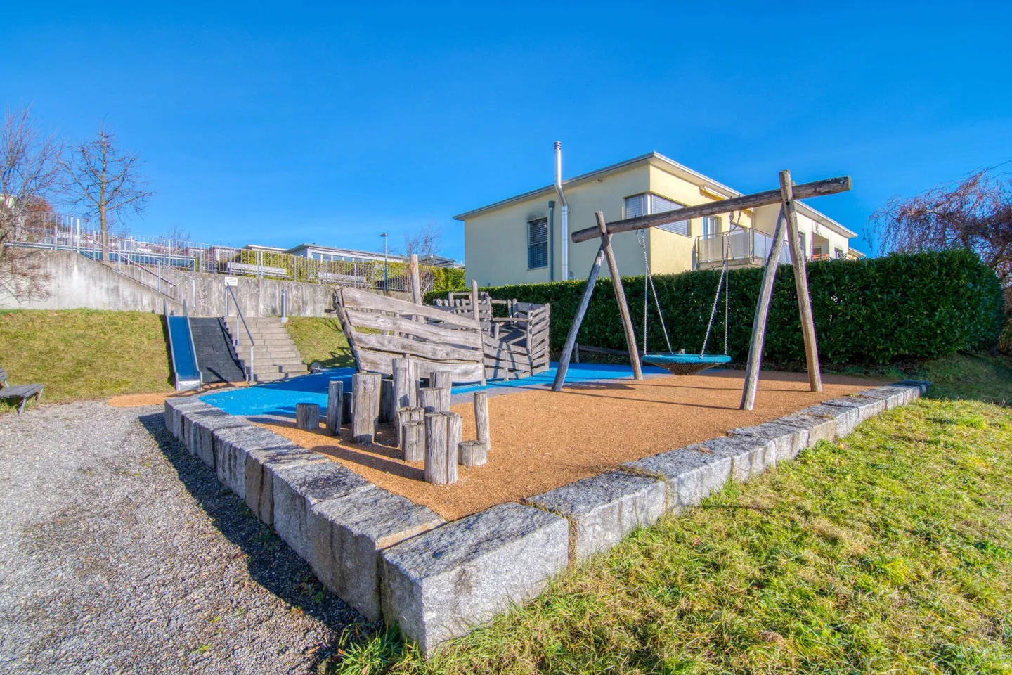 Bathed in Light and Alpine Panorama: Spacious, Barrier-Free 5.5-Room Garden Apartment - Photo 30 of 33