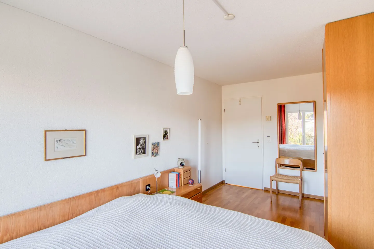 Bathed in Light and Alpine Panorama: Spacious, Barrier-Free 5.5-Room Garden Apartment - Photo 13 of 33