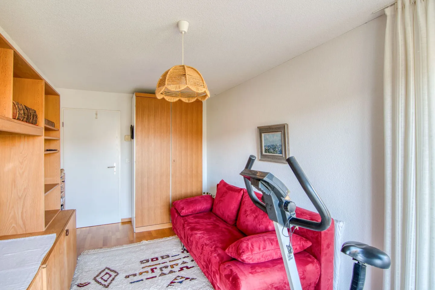 Bathed in Light and Alpine Panorama: Spacious, Barrier-Free 5.5-Room Garden Apartment - Photo 15 of 33