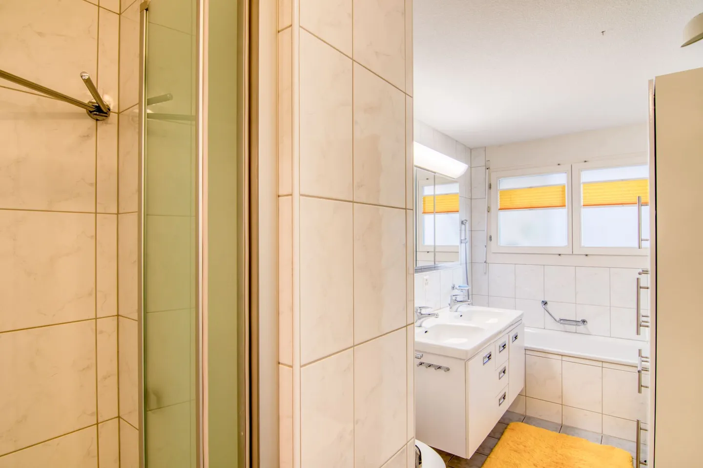 Bathed in Light and Alpine Panorama: Spacious, Barrier-Free 5.5-Room Garden Apartment - Photo 18 of 33