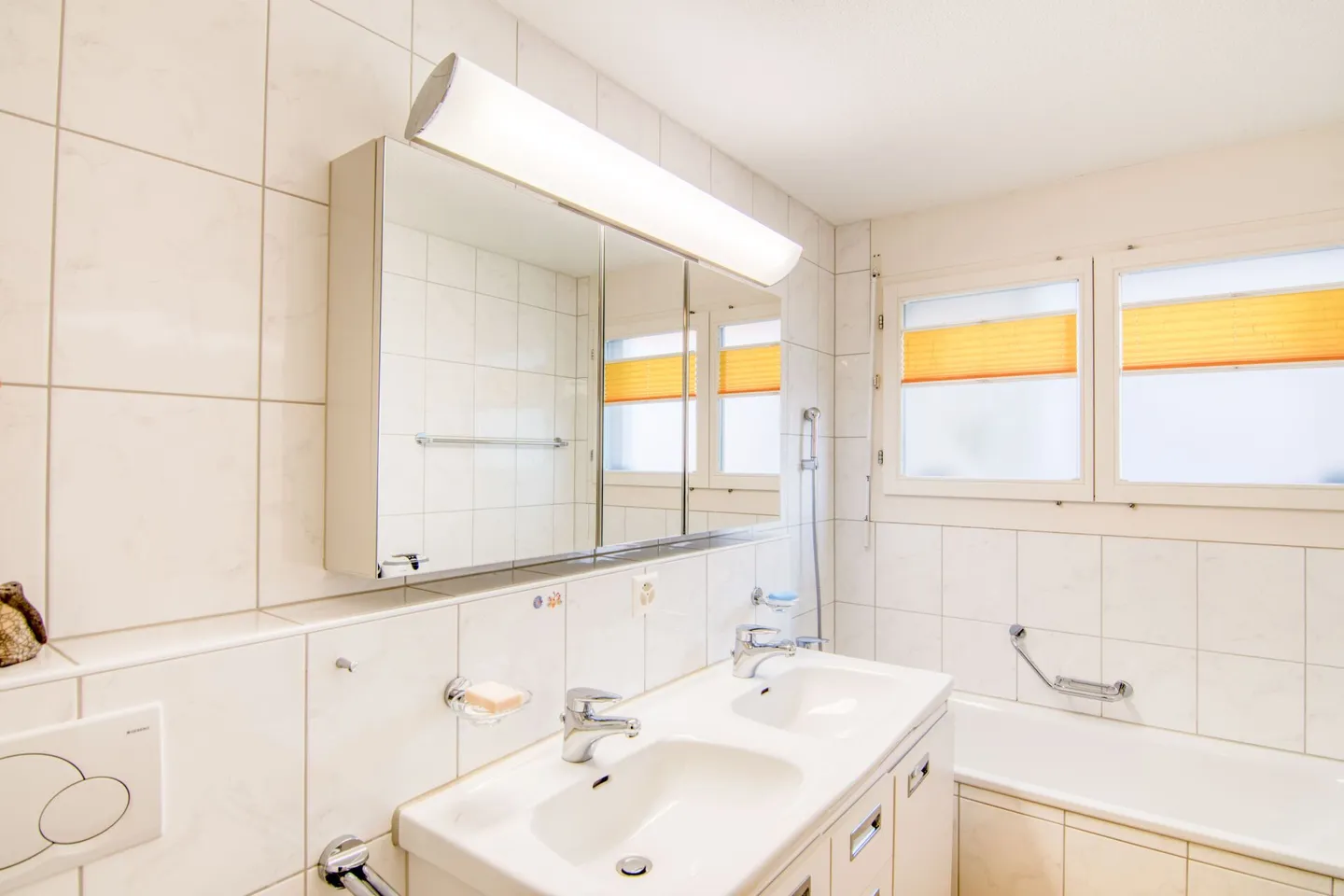 Bathed in Light and Alpine Panorama: Spacious, Barrier-Free 5.5-Room Garden Apartment - Photo 19 of 33