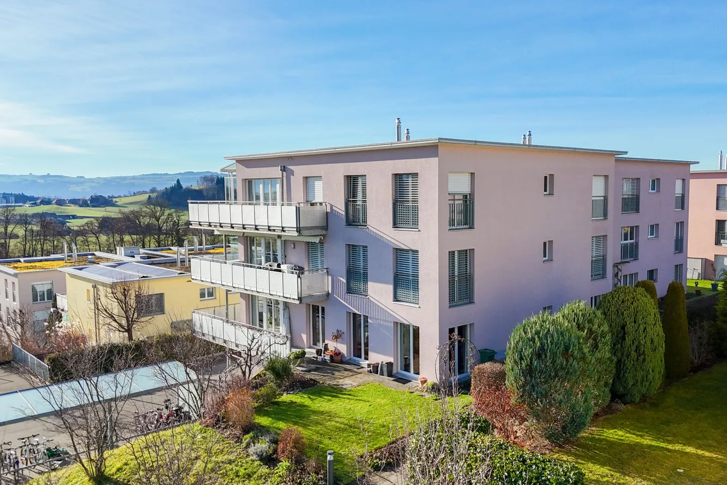Bathed in Light and Alpine Panorama: Spacious, Barrier-Free 5.5-Room Garden Apartment - Photo 31 of 33