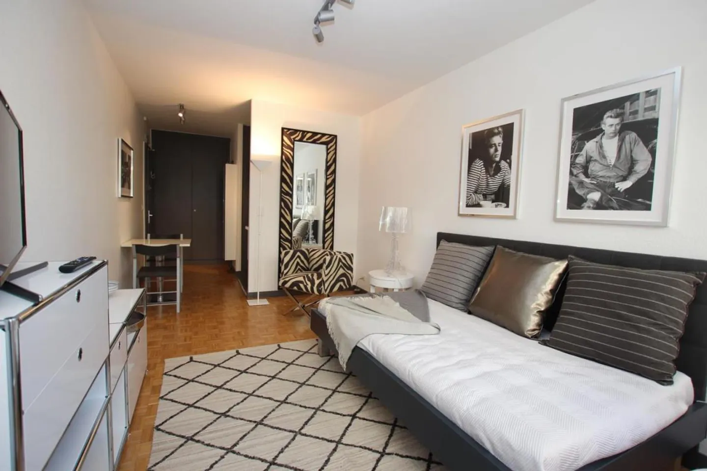 studio apartment - Photo 2 of 6