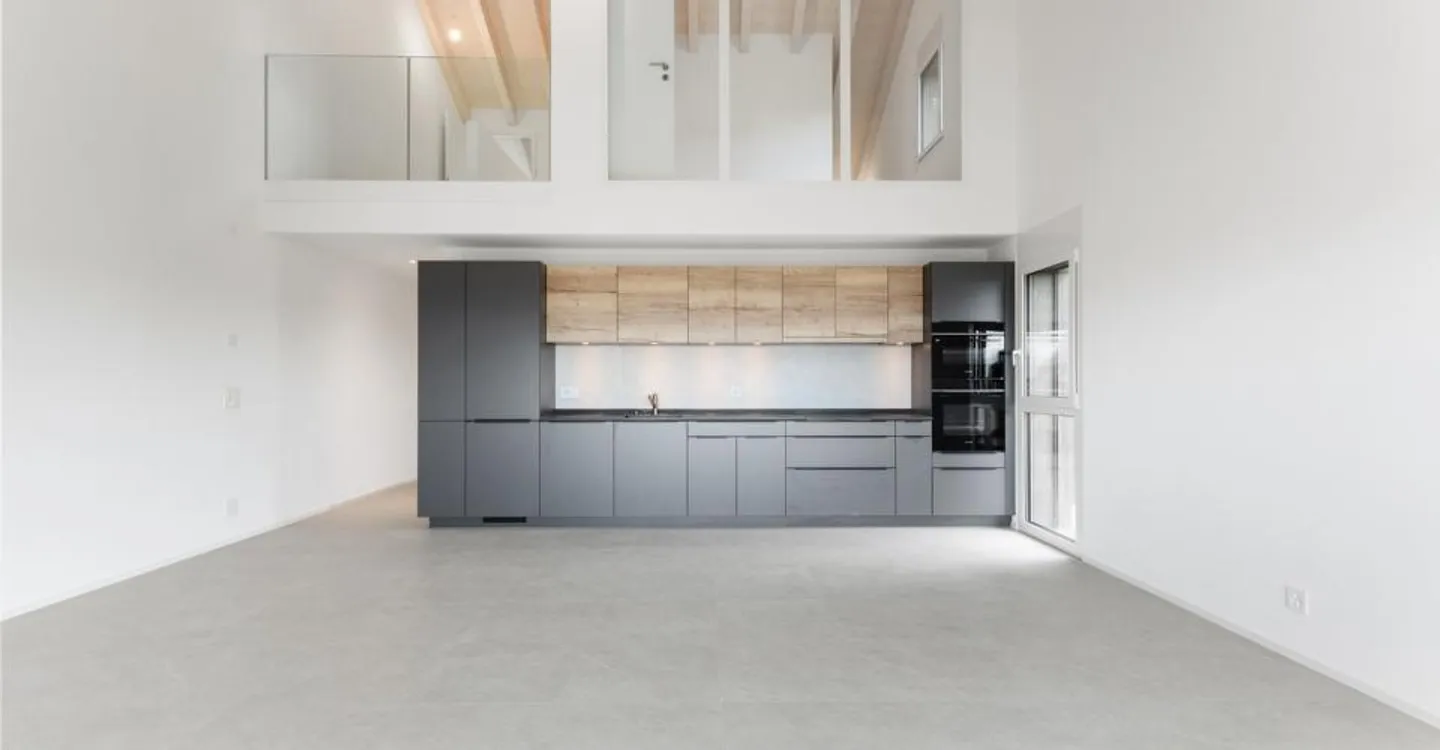 Moderner Duplex in der Natur - Foto 1 von 8