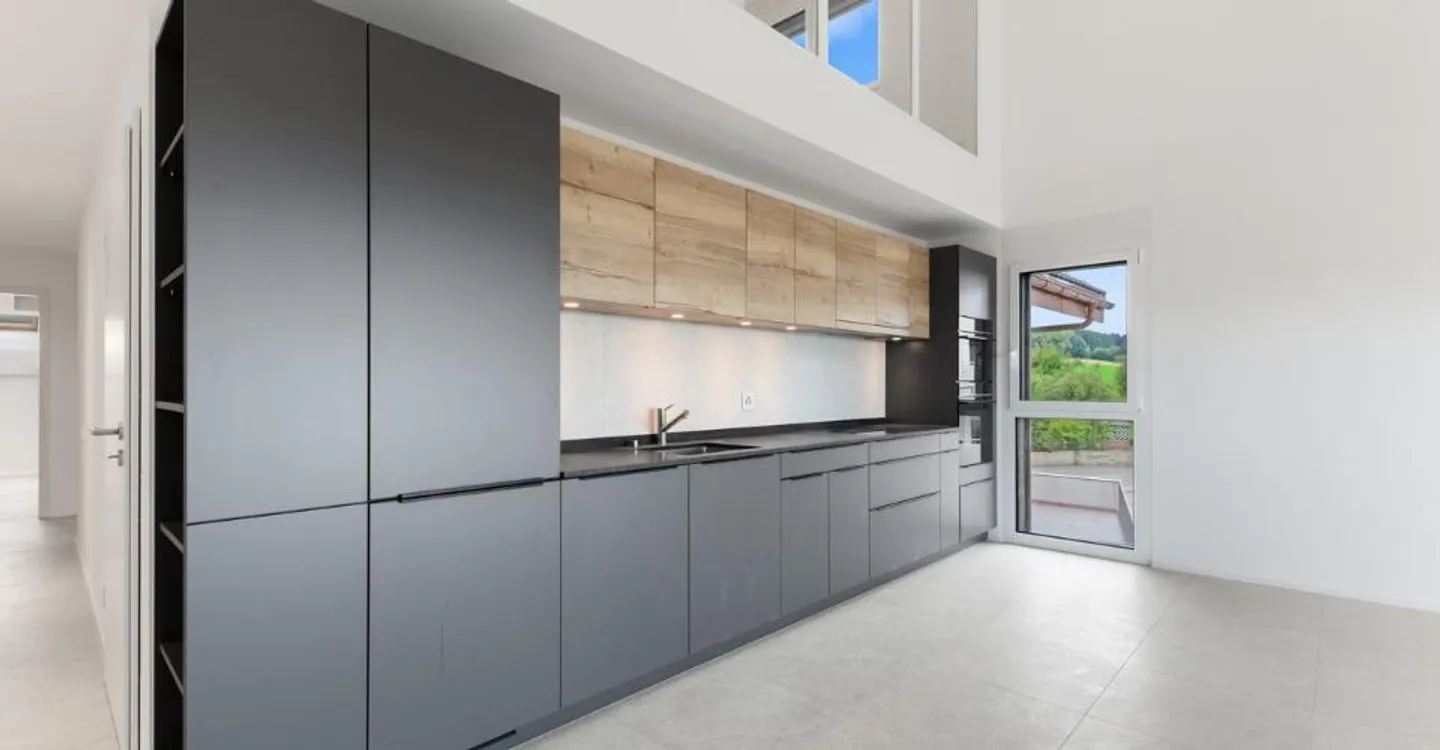 Moderner Duplex in der Natur - Foto 2 von 8