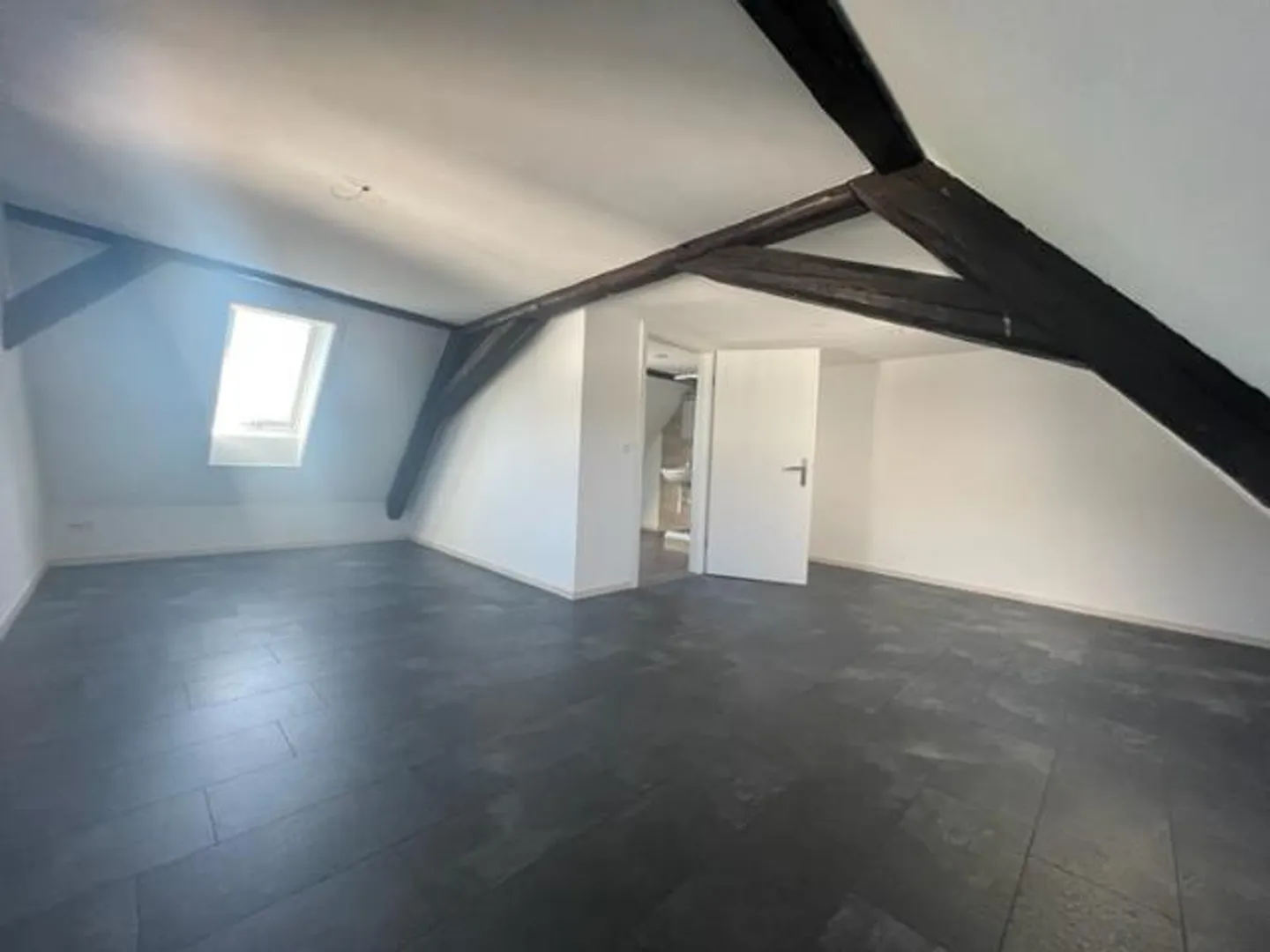 Casa d'epoca con 5 stanze a Kreuzlingen vicino al centro - Foto 2 di 9