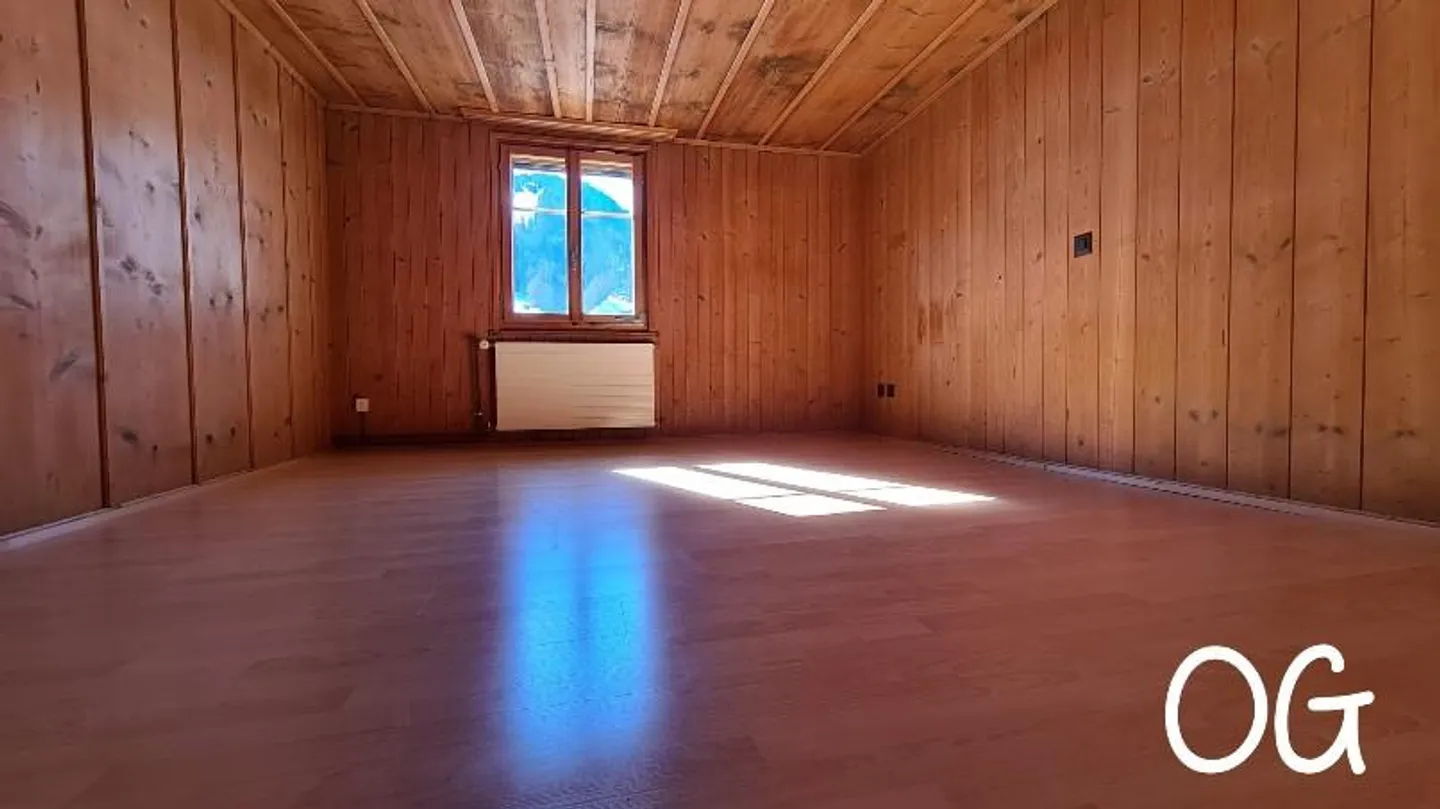 Tolles 4.5 Zimmer EFH in Jenaz mit Garten - Photo 7 of 8