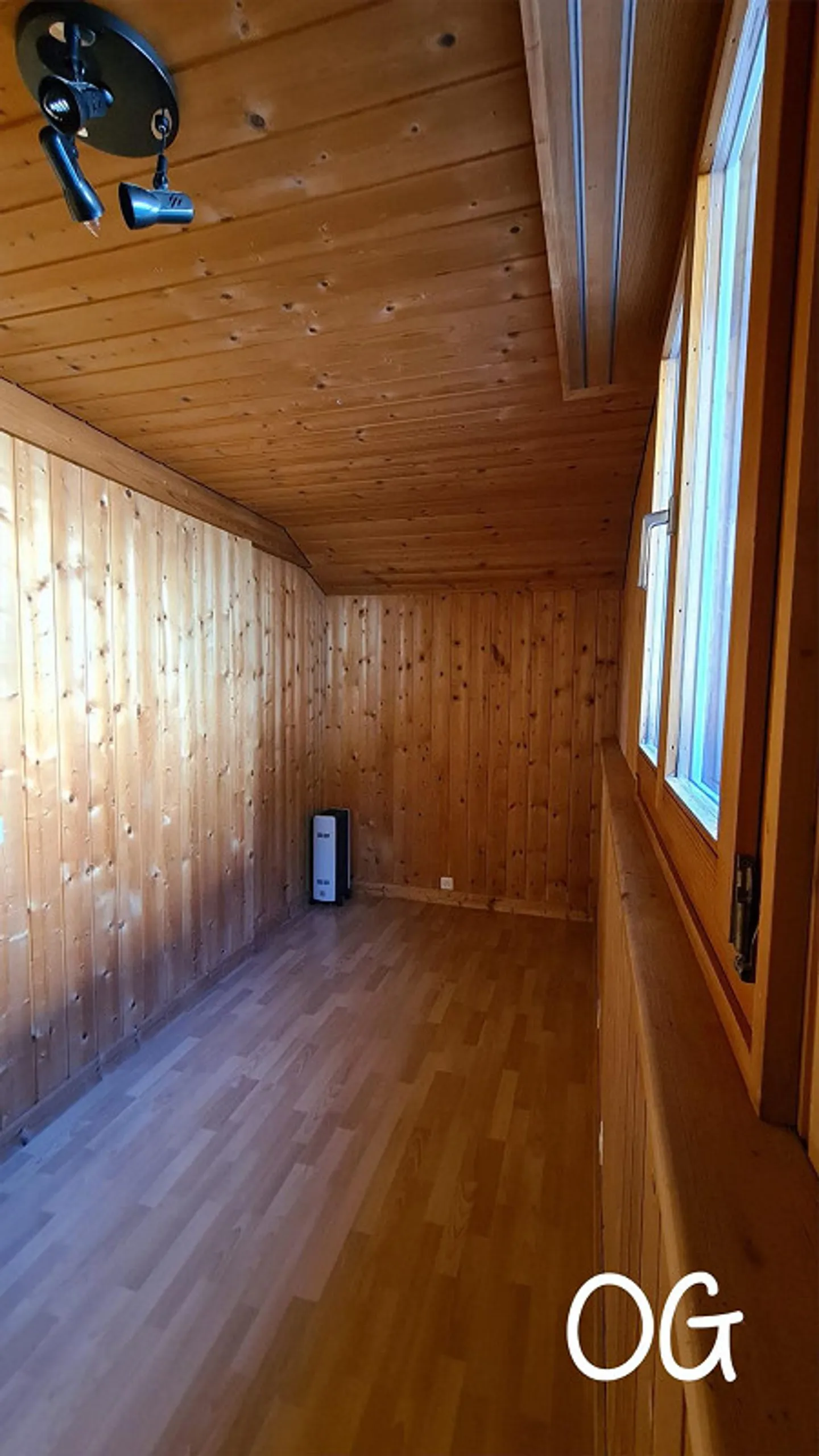 Tolles 4.5 Zimmer EFH in Jenaz mit Garten - Photo 8 of 8