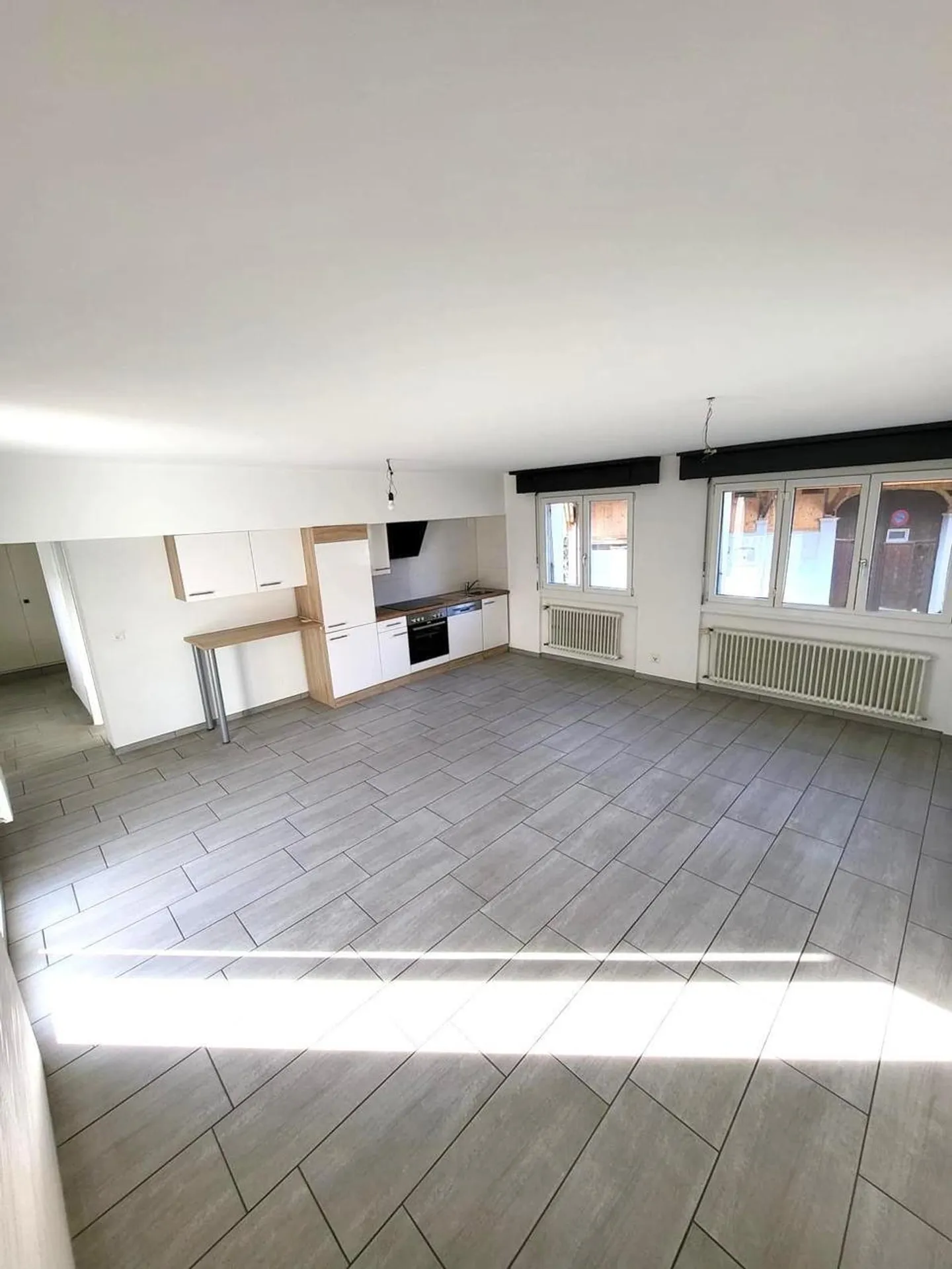 Charming 2.5 room renovated apartment with terrace in Granges-Paccot - Photo 2 of 6