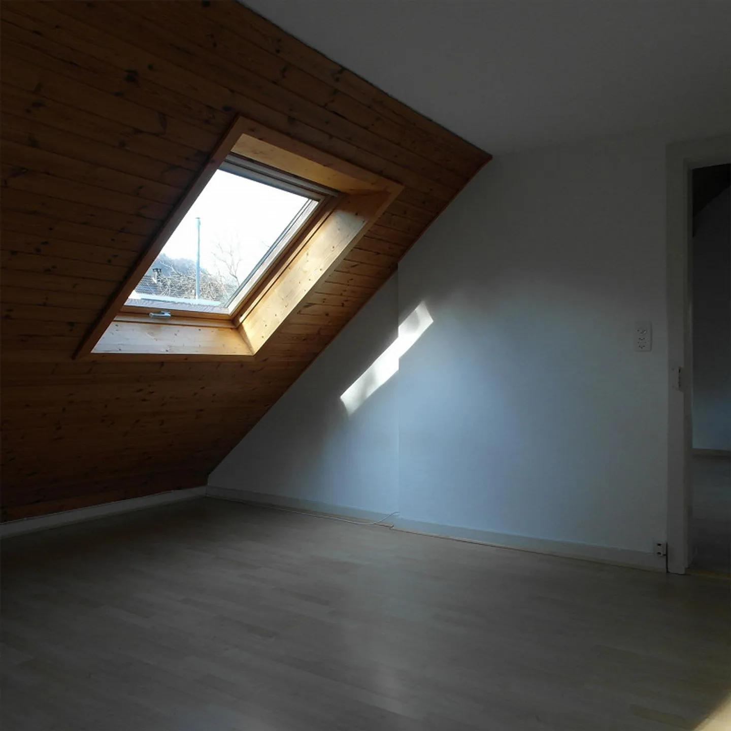 Appartamento attraente con 3 stanze in mansarda con terrazza di 12m2 - Foto 2 di 27