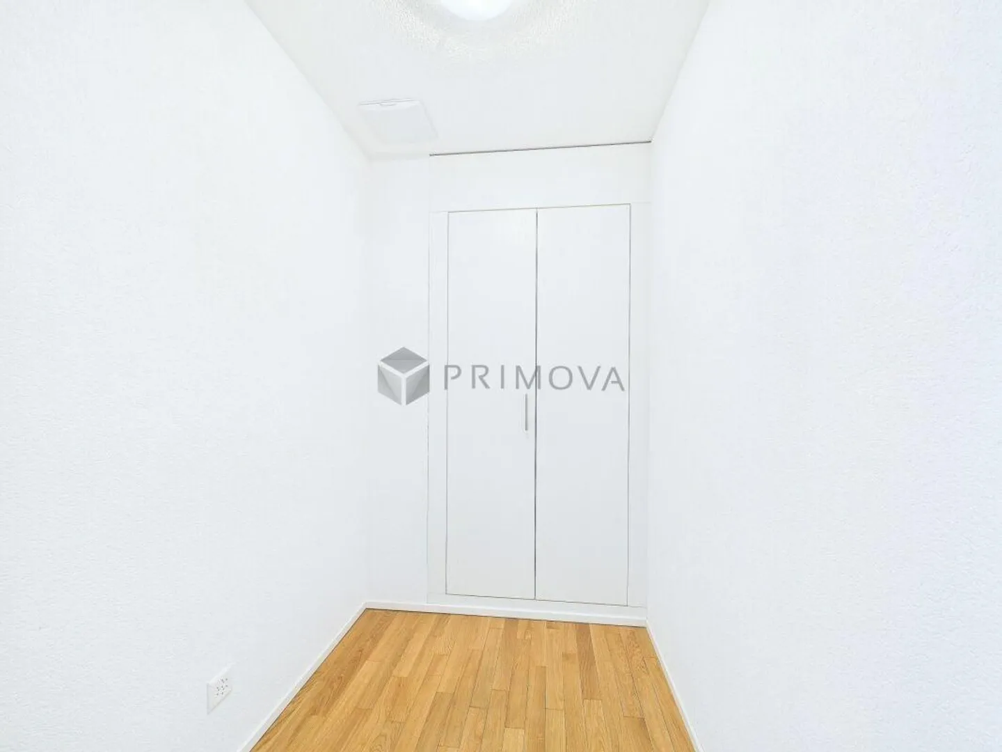 Architettura spaziale riuscita con giardino privato - Foto 6 di 9