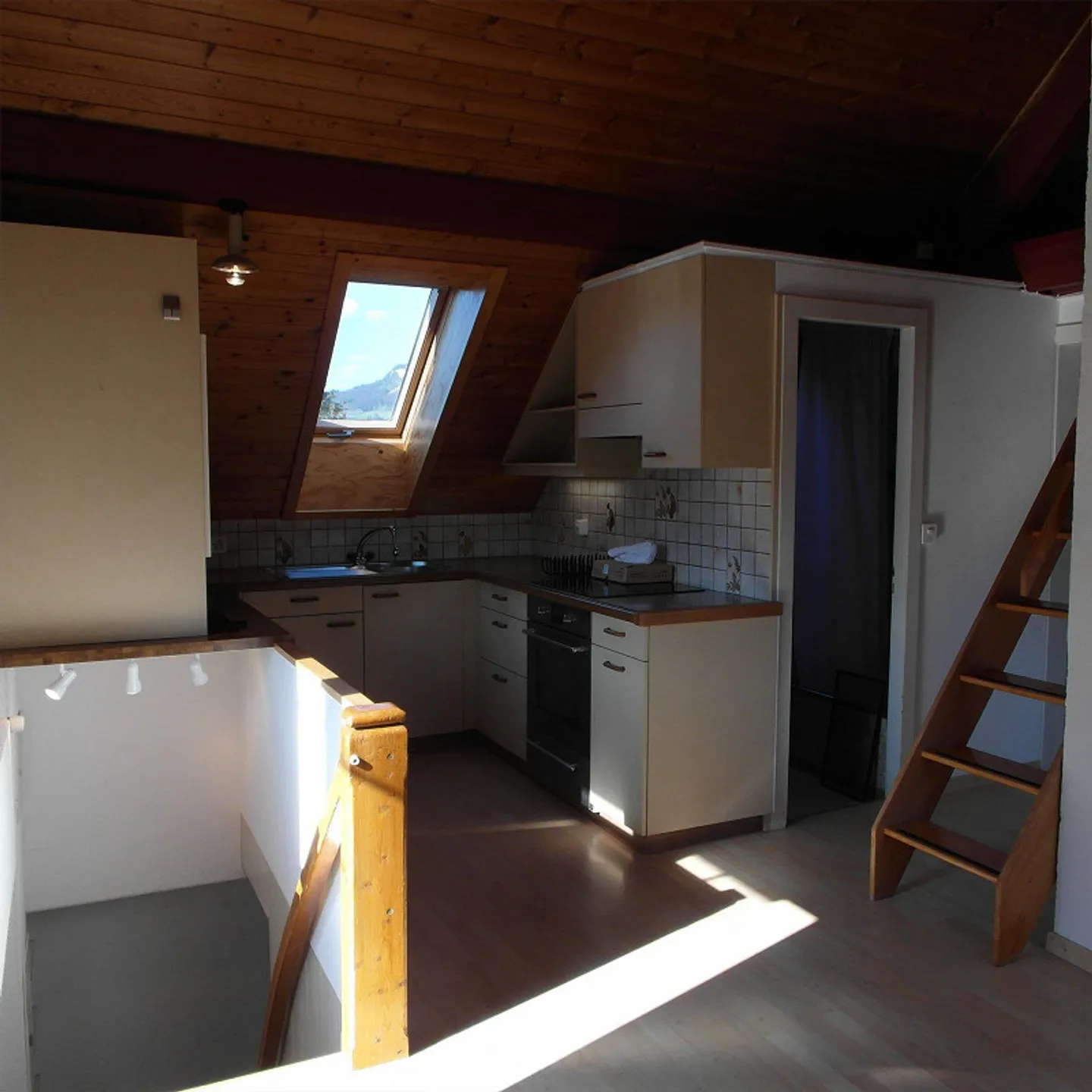 Appartamento attraente con 3 stanze in mansarda con terrazza di 12m2 - Foto 8 di 27