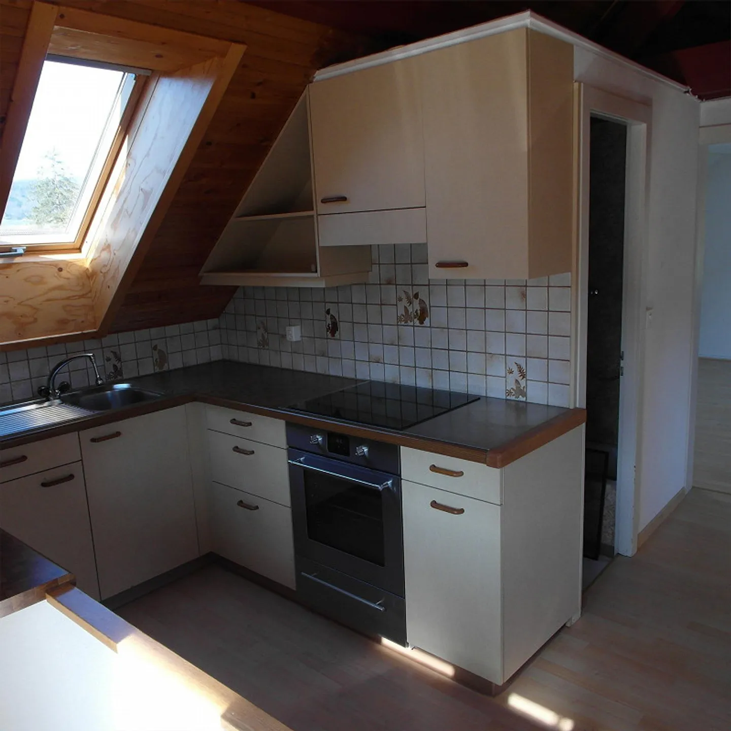 Appartamento attraente con 3 stanze in mansarda con terrazza di 12m2 - Foto 9 di 27