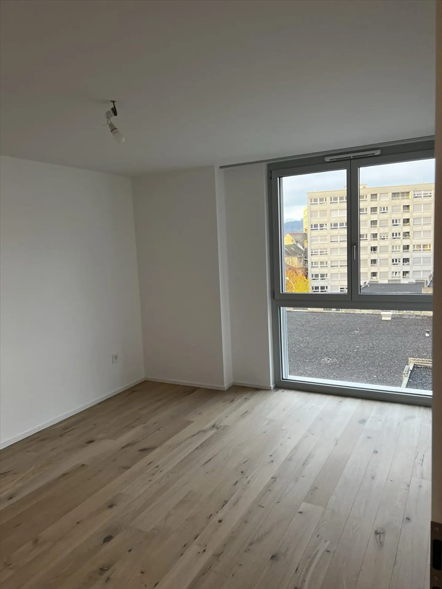 Appartement 2.5 pièces - Photo 4 sur 5
