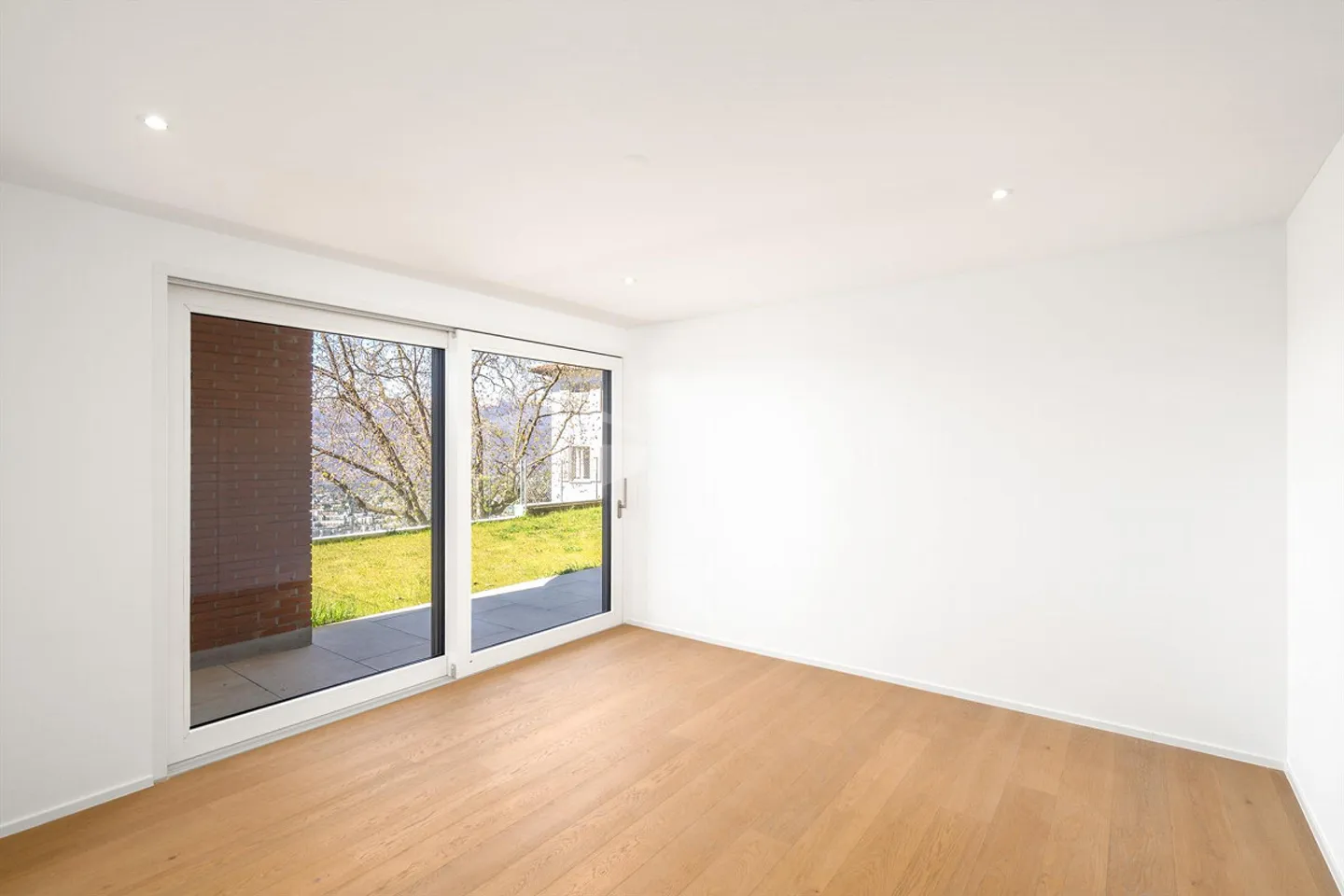 Magnifique villa avec jardin et vue sur le lac - Photo 11 sur 13