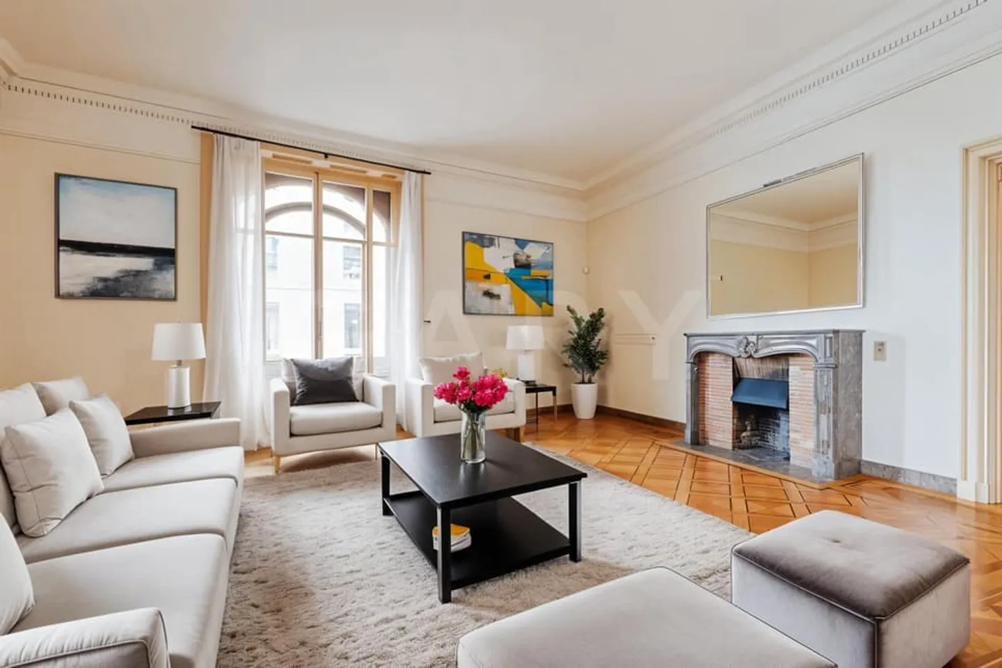 APPARTEMENT D'EXCEPTION FACE AU JET D'EAU - Photo 2 sur 5