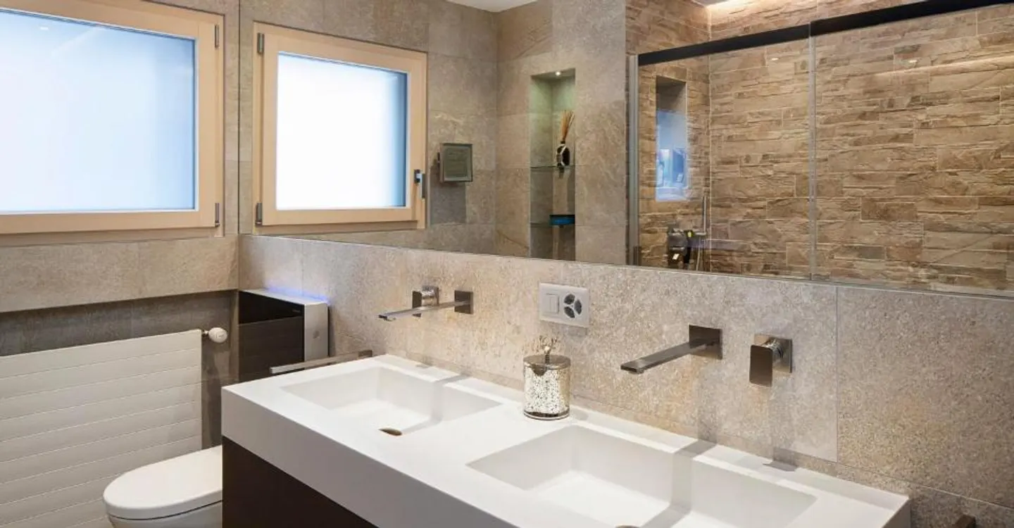 Elegant Duplex Apartment in Crans - Photo 5 of 11