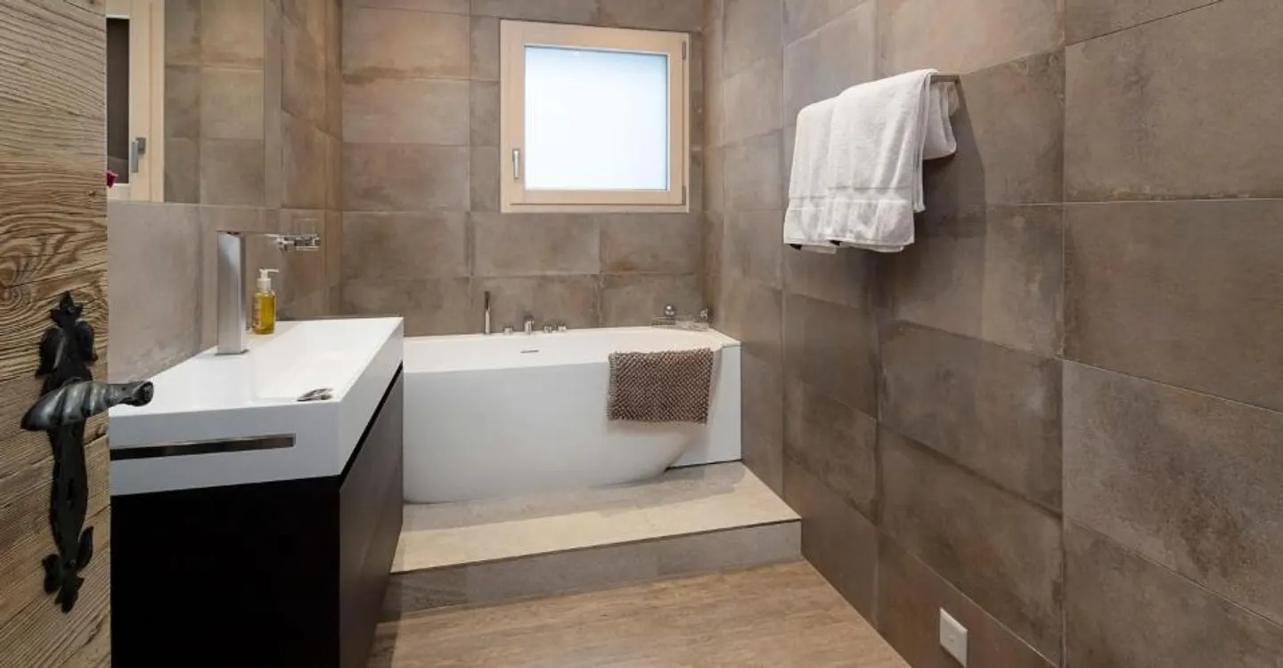 Elegant Duplex Apartment in Crans - Photo 7 of 11