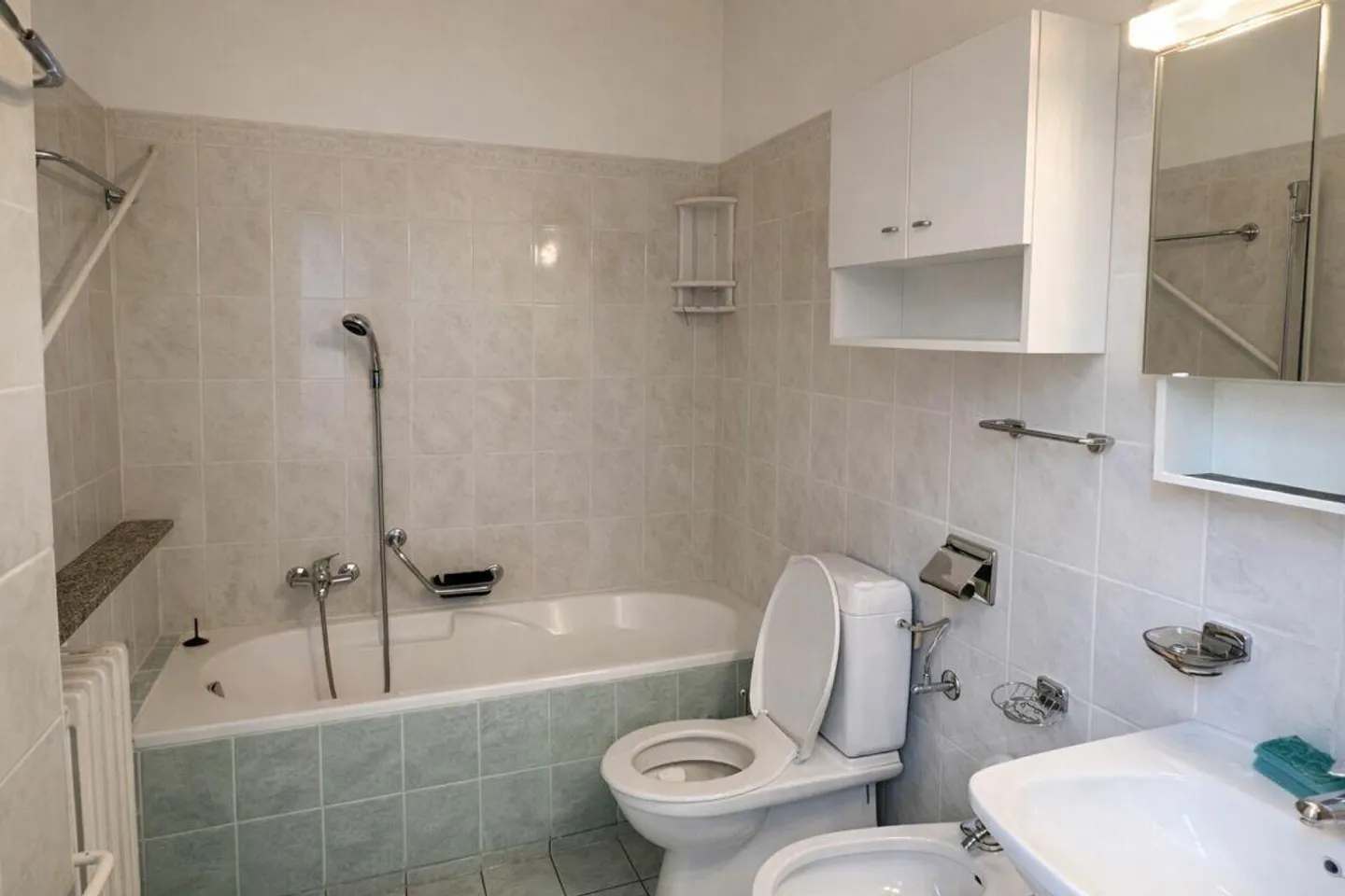 Spacious multi-family house with garage in Balerna - Photo 12 of 13