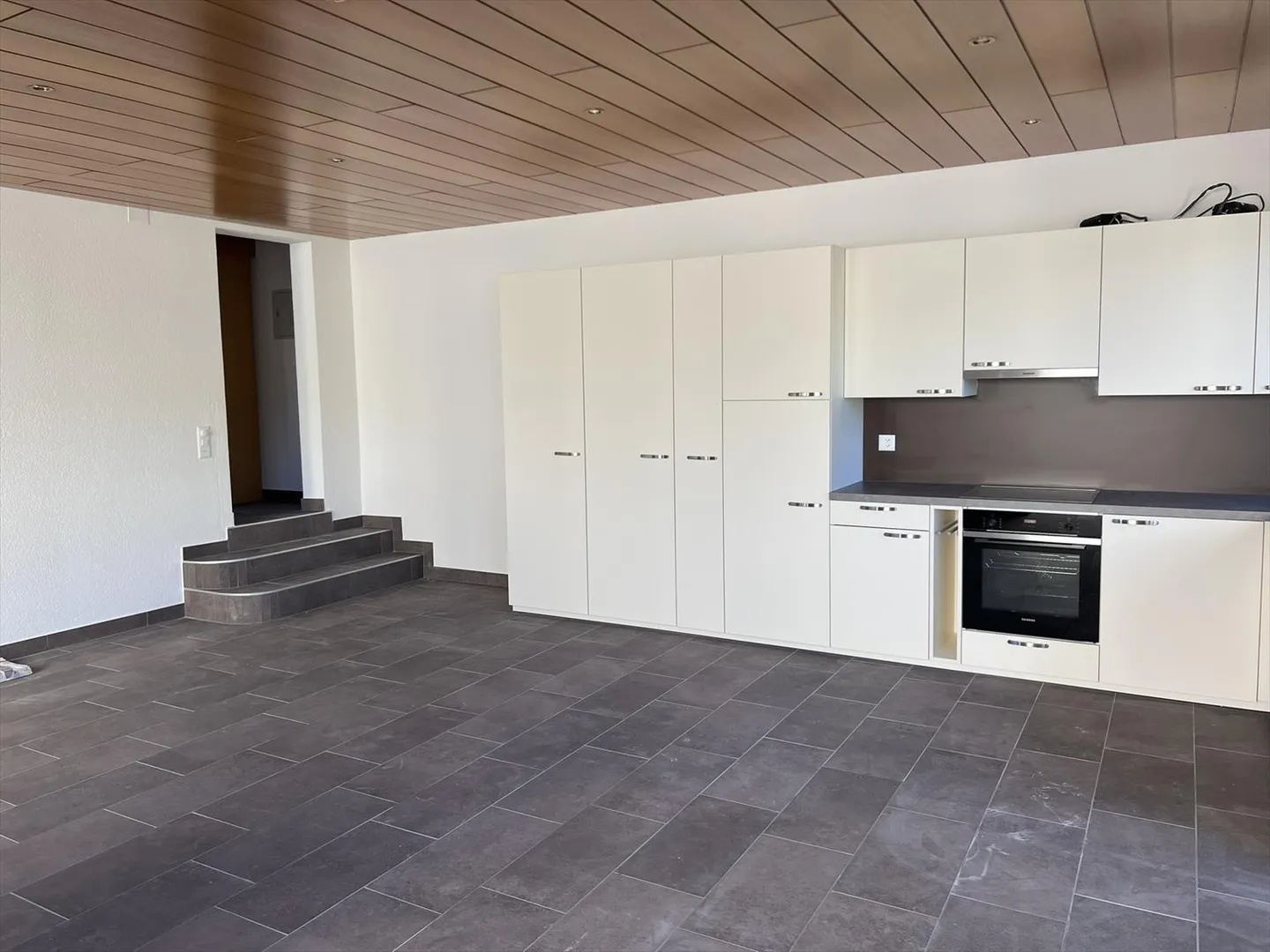 Independent apartment for rent - Photo 1 of 8