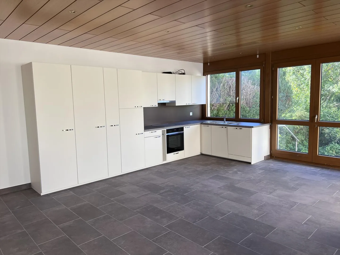 Independent apartment for rent - Photo 5 of 8