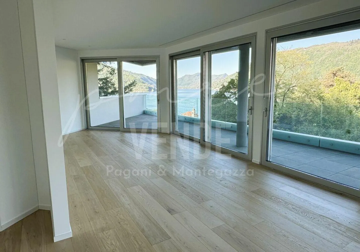 BISSONE I 4.5 ALTO STANDING I VISTA LAGO E PISCINA IN COMUNE - Foto 4 di 12