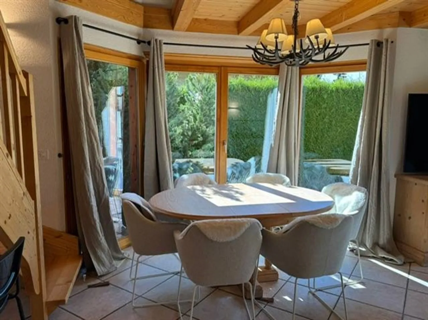 «Charmantes Chalet in der Nähe des Zentrums von Crans mit Sauna und Garten» - Foto 2 von 13