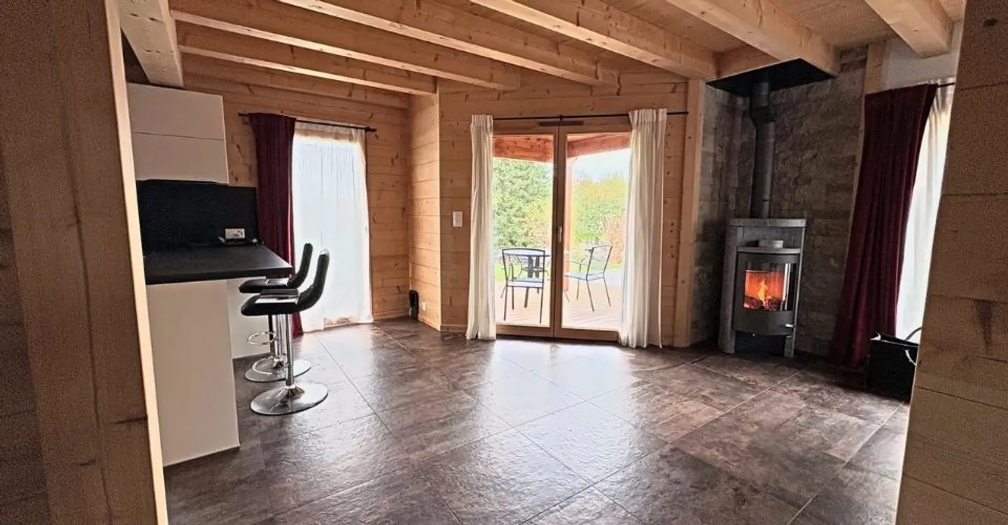 Charming 5.5-room chalet for rent in Bioux - Photo 4 of 10