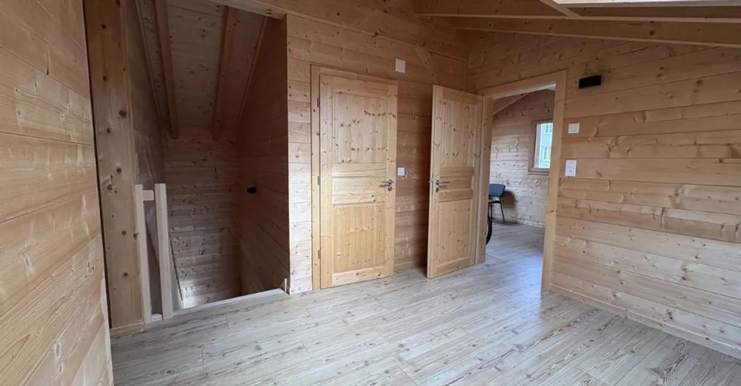 Charming 5.5-room chalet for rent in Bioux - Photo 5 of 10