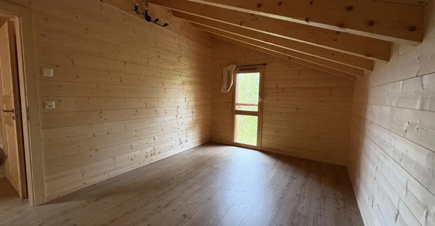 Charming 5.5-room chalet for rent in Bioux - Photo 7 of 10