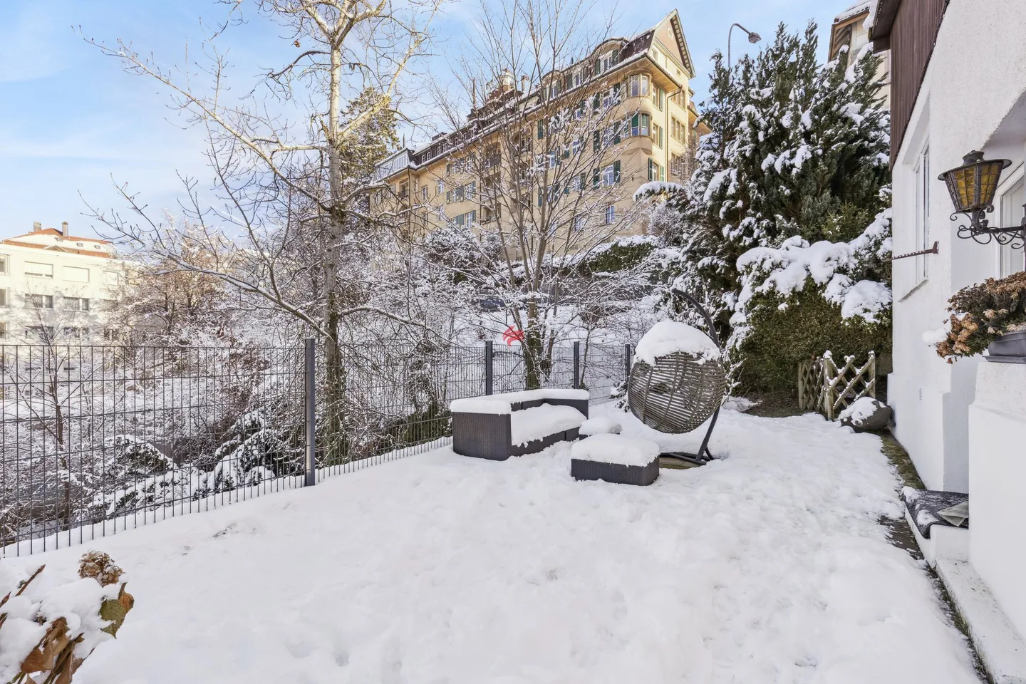 City Loft with 3 Garages - Photo 10 of 11