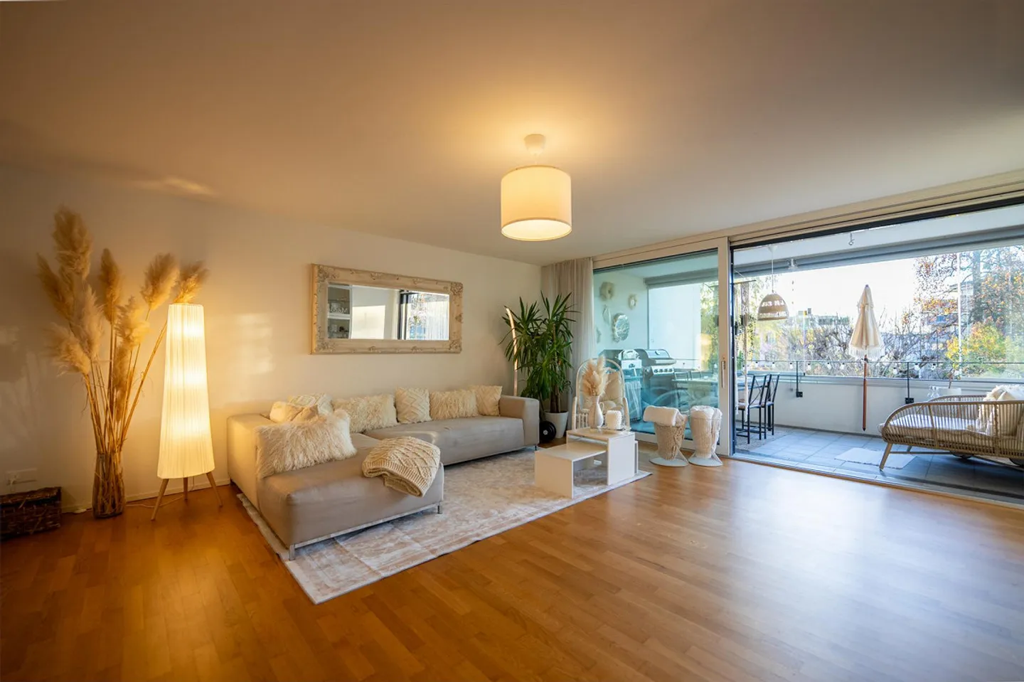 Modern 4.5 room apartment with 2 parking spaces - Photo 1 of 5
